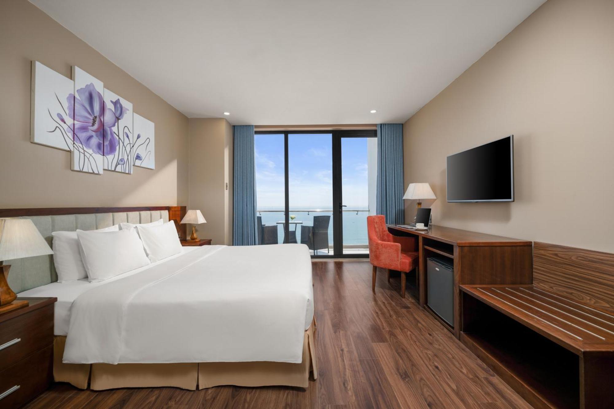 Junior King Ocean View with Balcony
