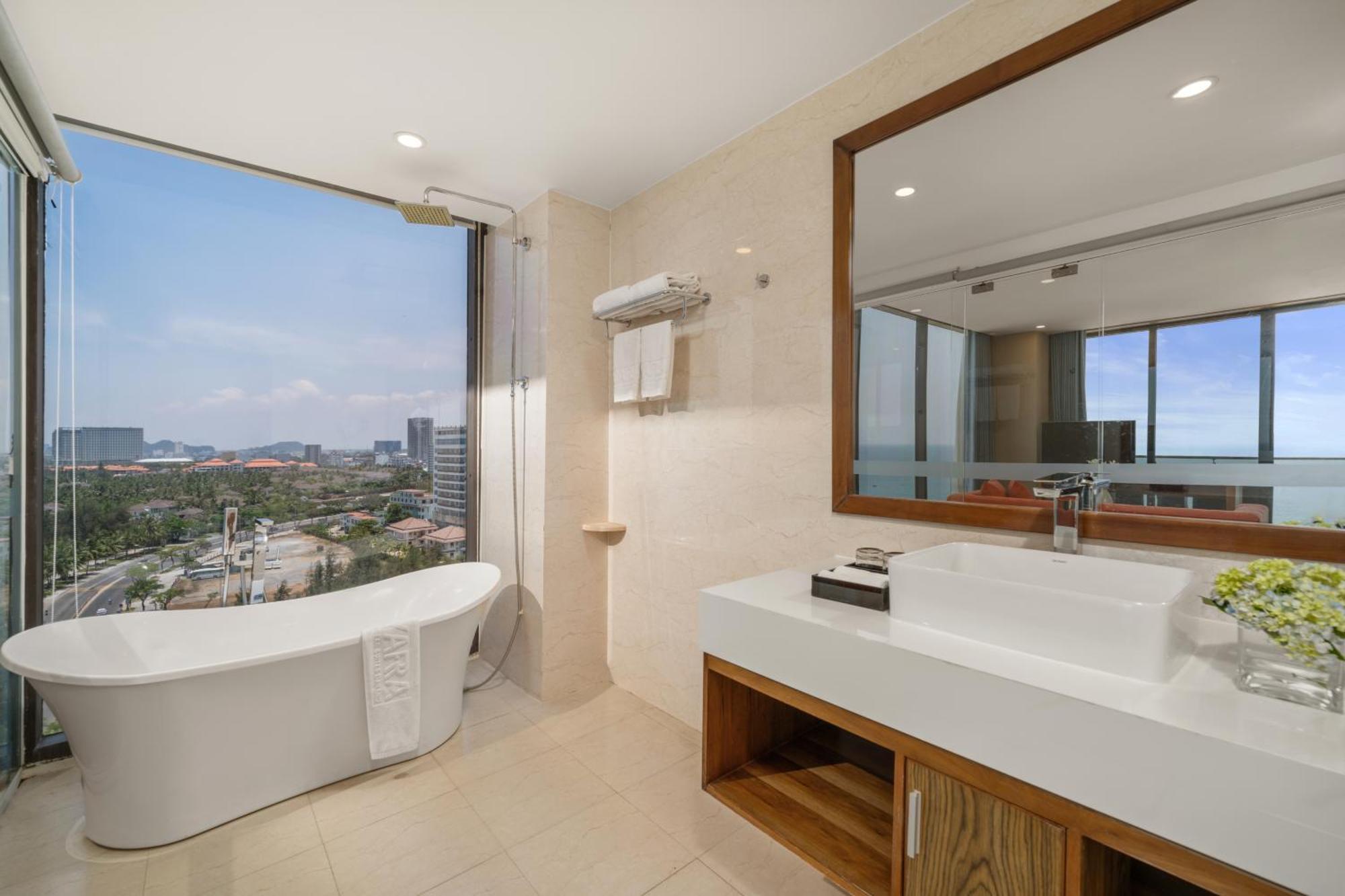 Premium King Ocean View with Balcony