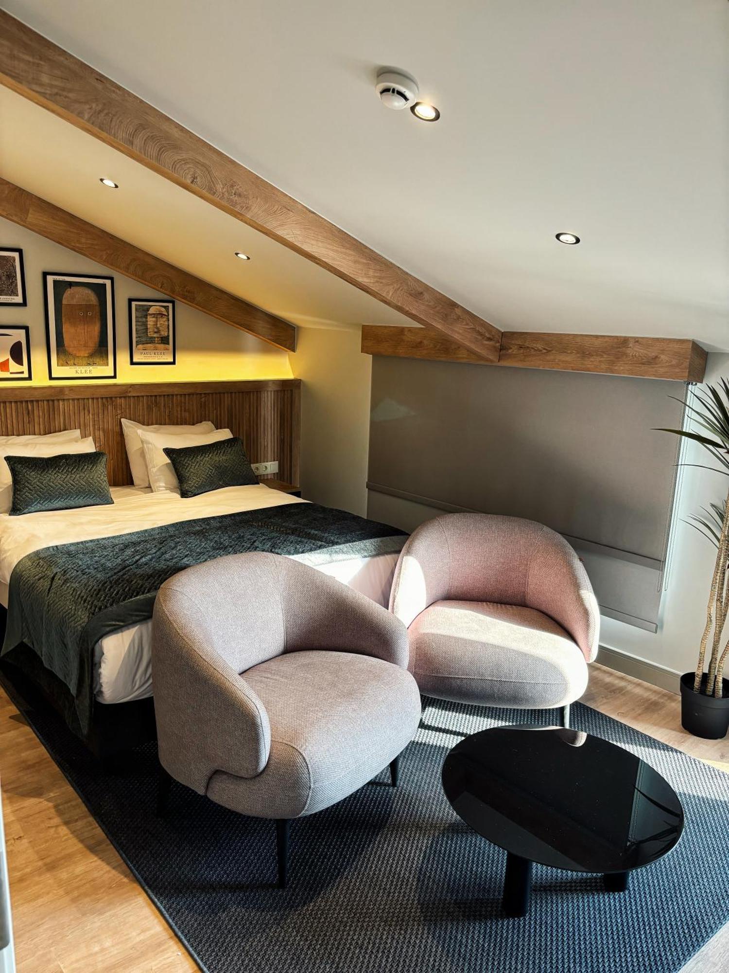 Grand Deluxe Double Room with Balcony