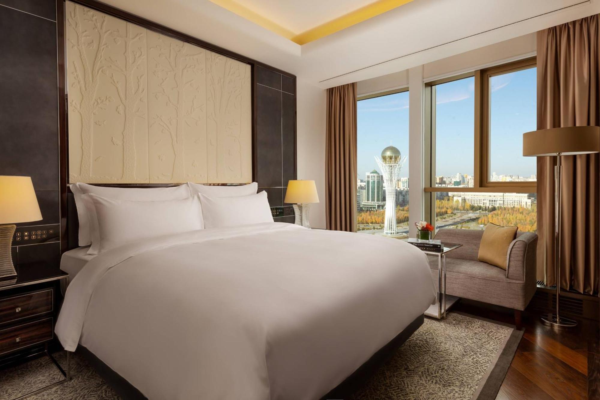 Junior Suite, 1 King, City view