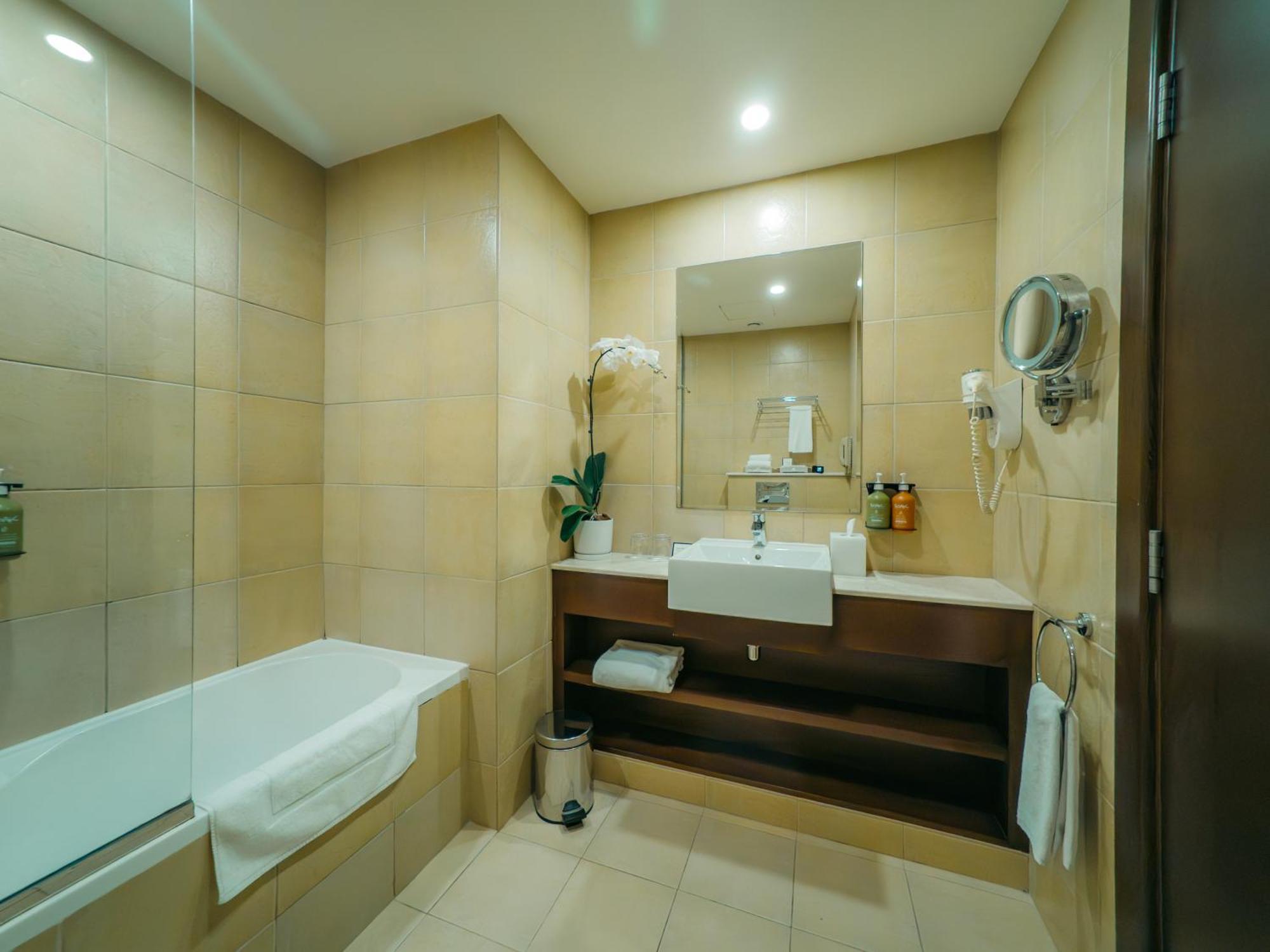 Club Room with Executive Lounge Access