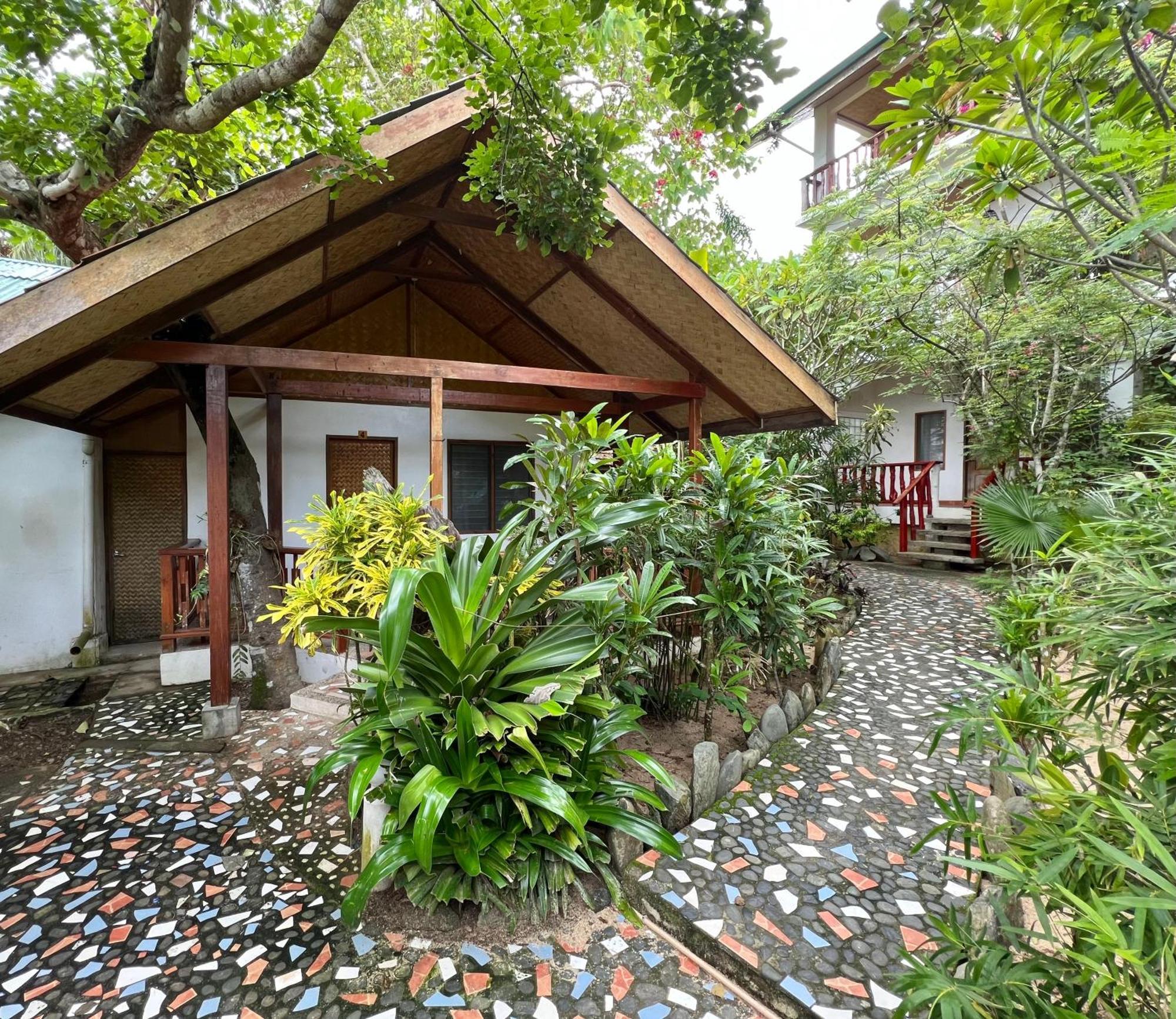 Standard Room with Garden View