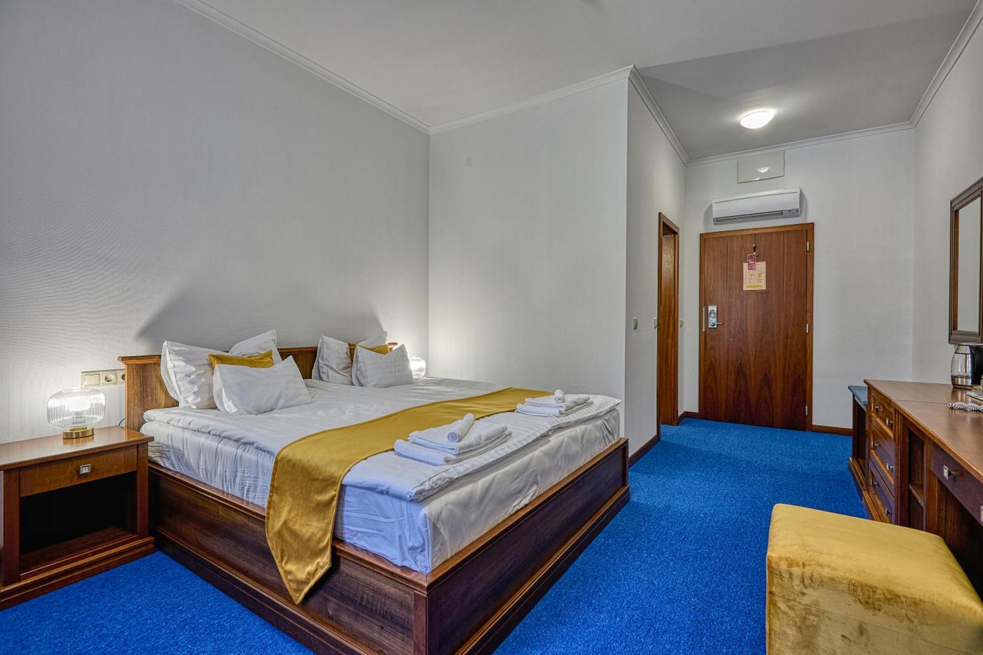 Superior Queen Room