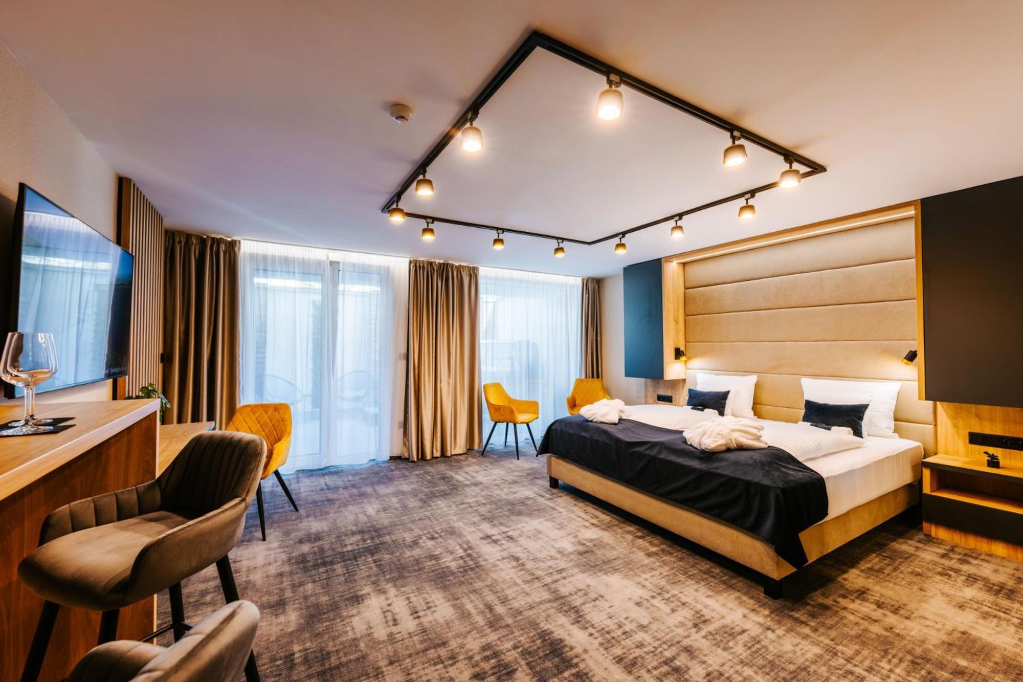 King Room with Spa Bath