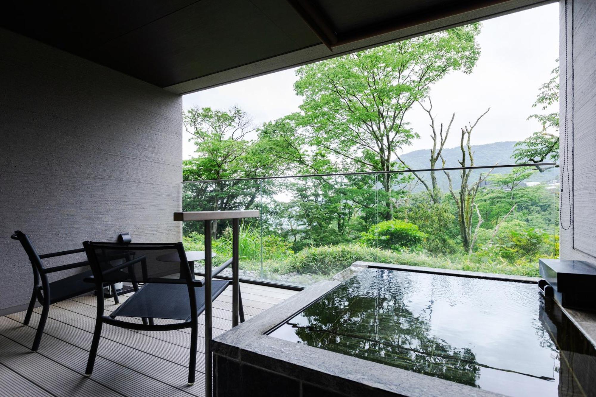 East Wing Upper Floor Karaku Room with Open-Air Bath Western Style – Breakfast Included