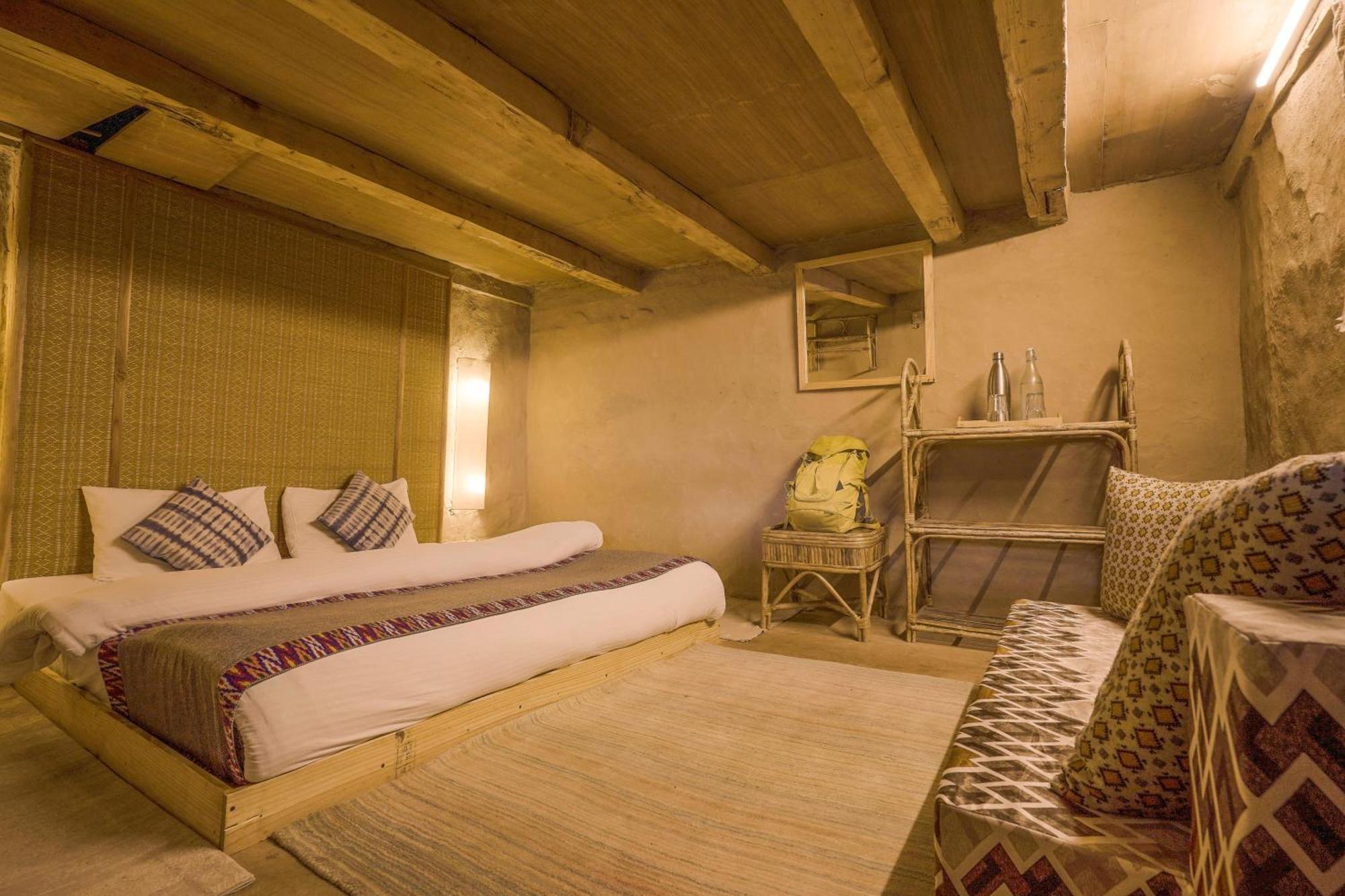 Standard Double Room with Shared Bathroom