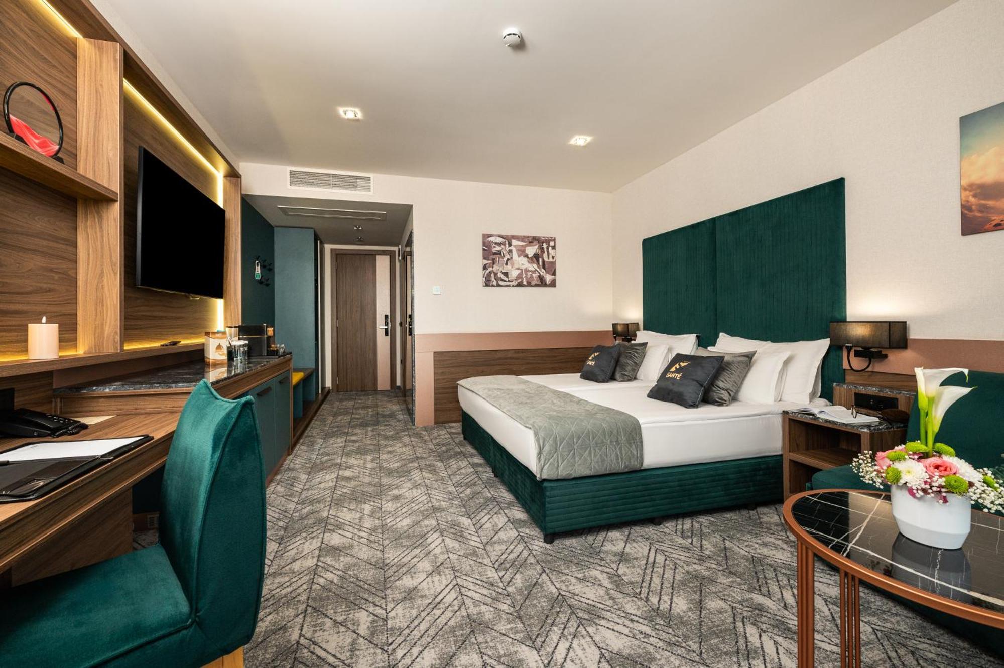 Deluxe Double or Twin Room with Balcony