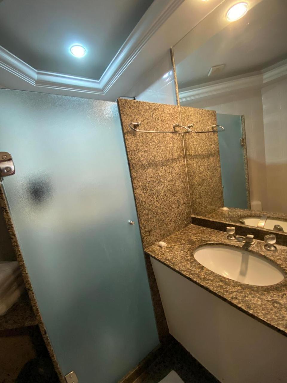 Triple Room (3 single Beds)