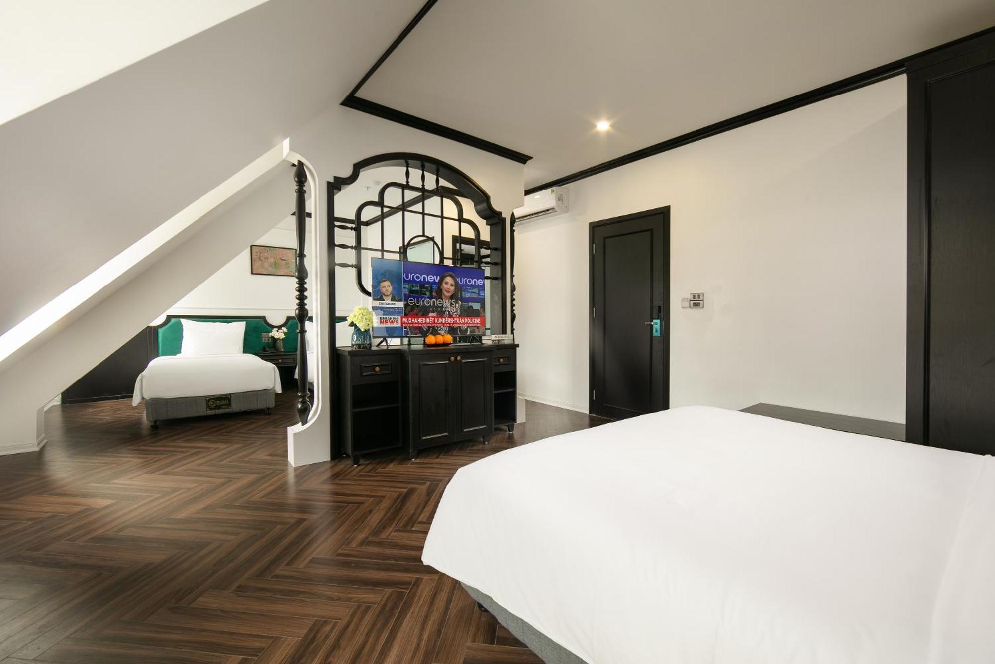 Family Suite Connecting Room