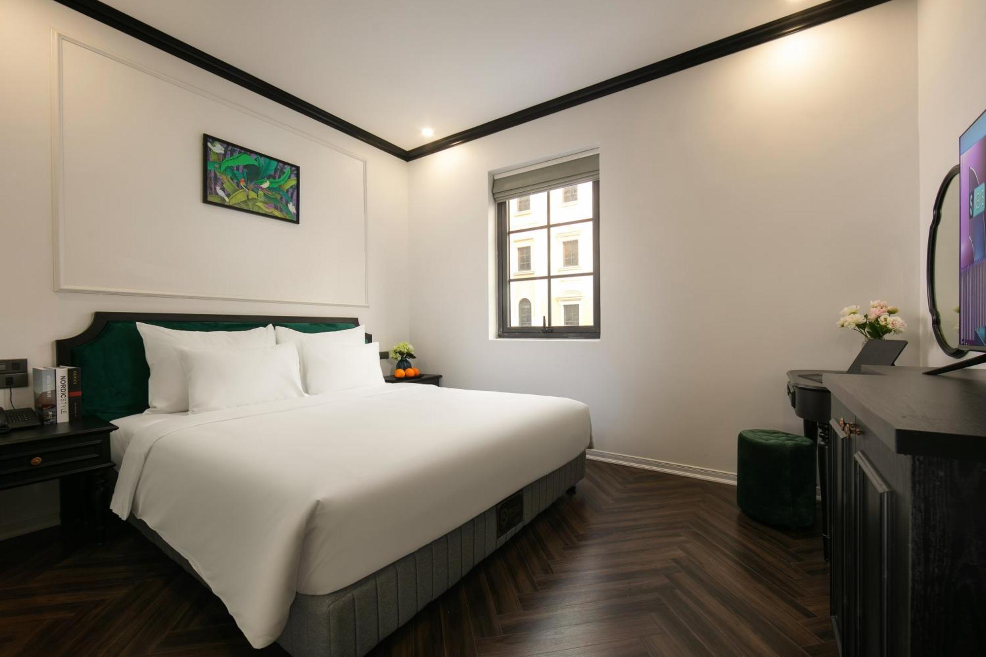 Deluxe Double or Twin with Window