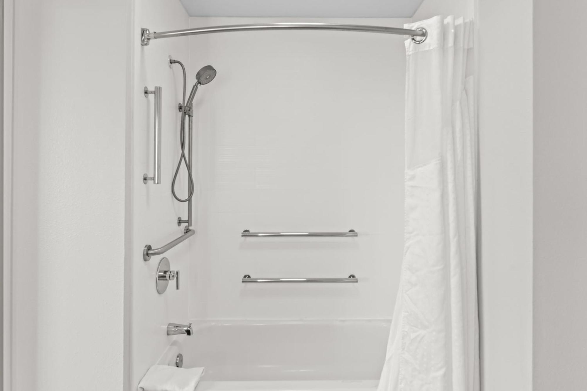 Standard King Room with Accessible Tub - Mobility Access
