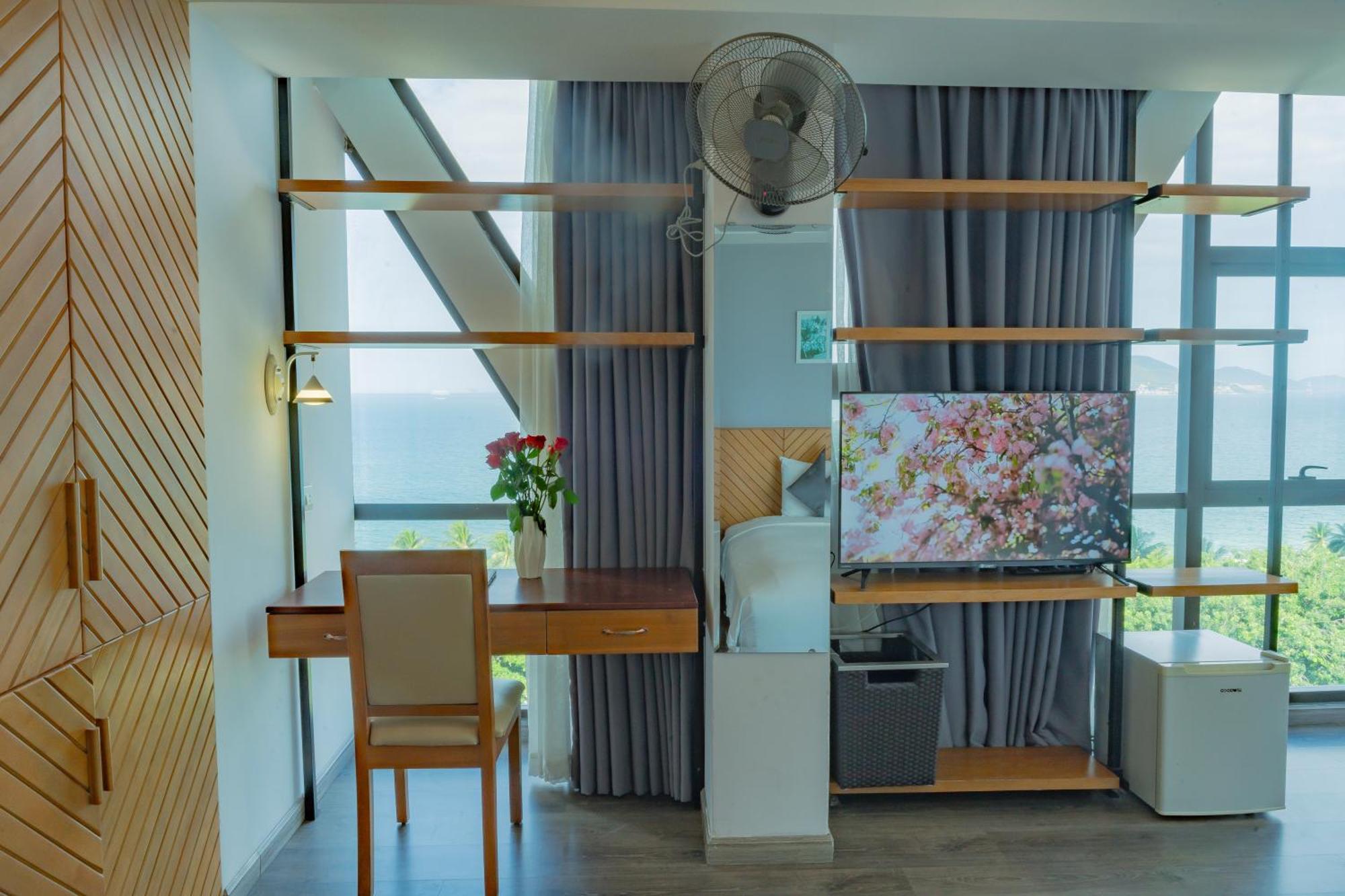 Senior Deluxe Room with Sea View