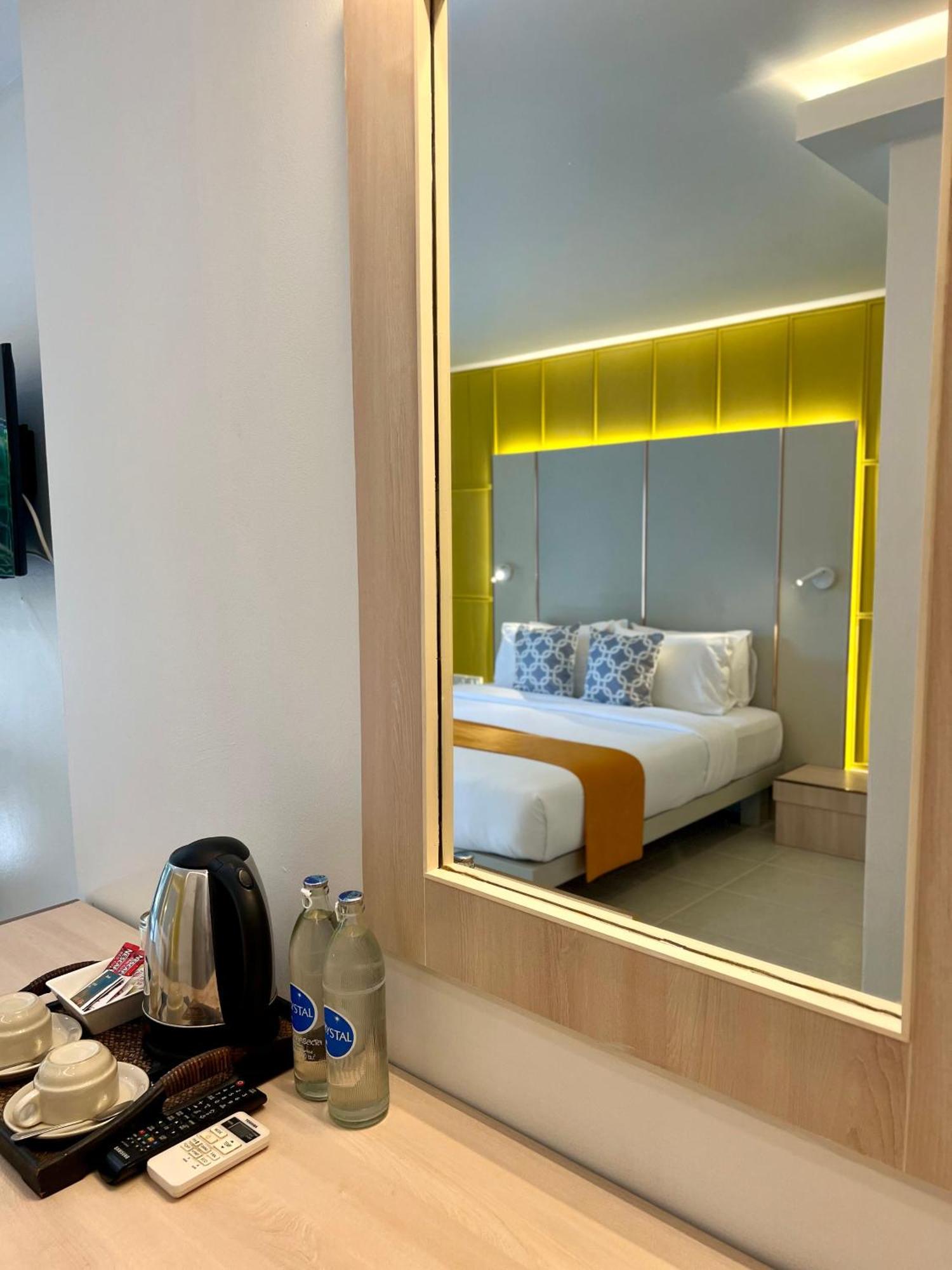 Superior Room - Pool View