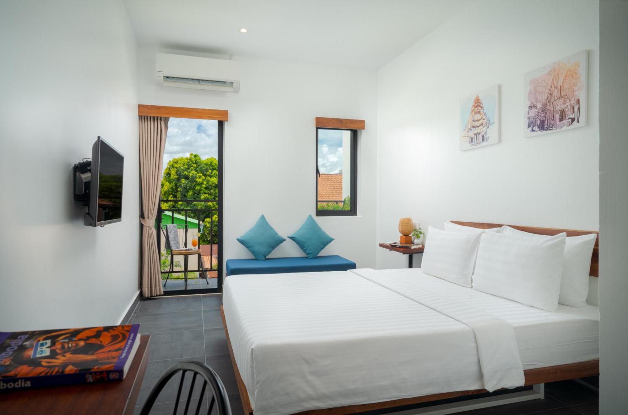 Superior Double Room with Balcony