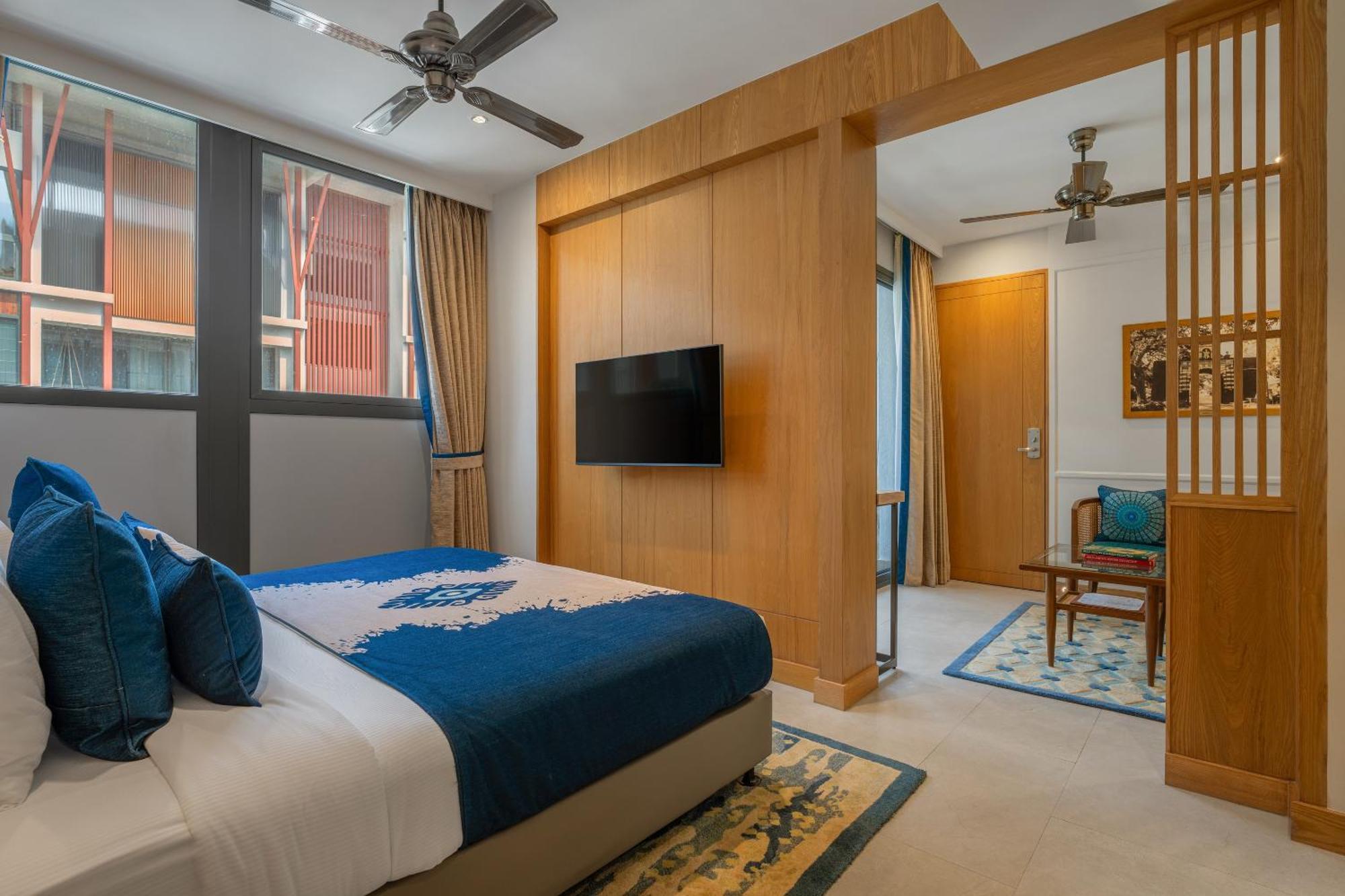 Studio with Pool View - Comp Minibar once per stay - 15% Disc on F&B, 15% Disc on Couple SPA 60 MIN - Happy Hours @Deck 88 (1:00pm to 6:00pm)