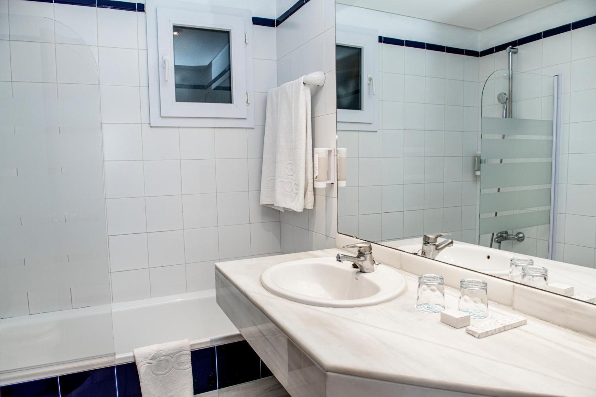 Double Room with Frontal Sea View