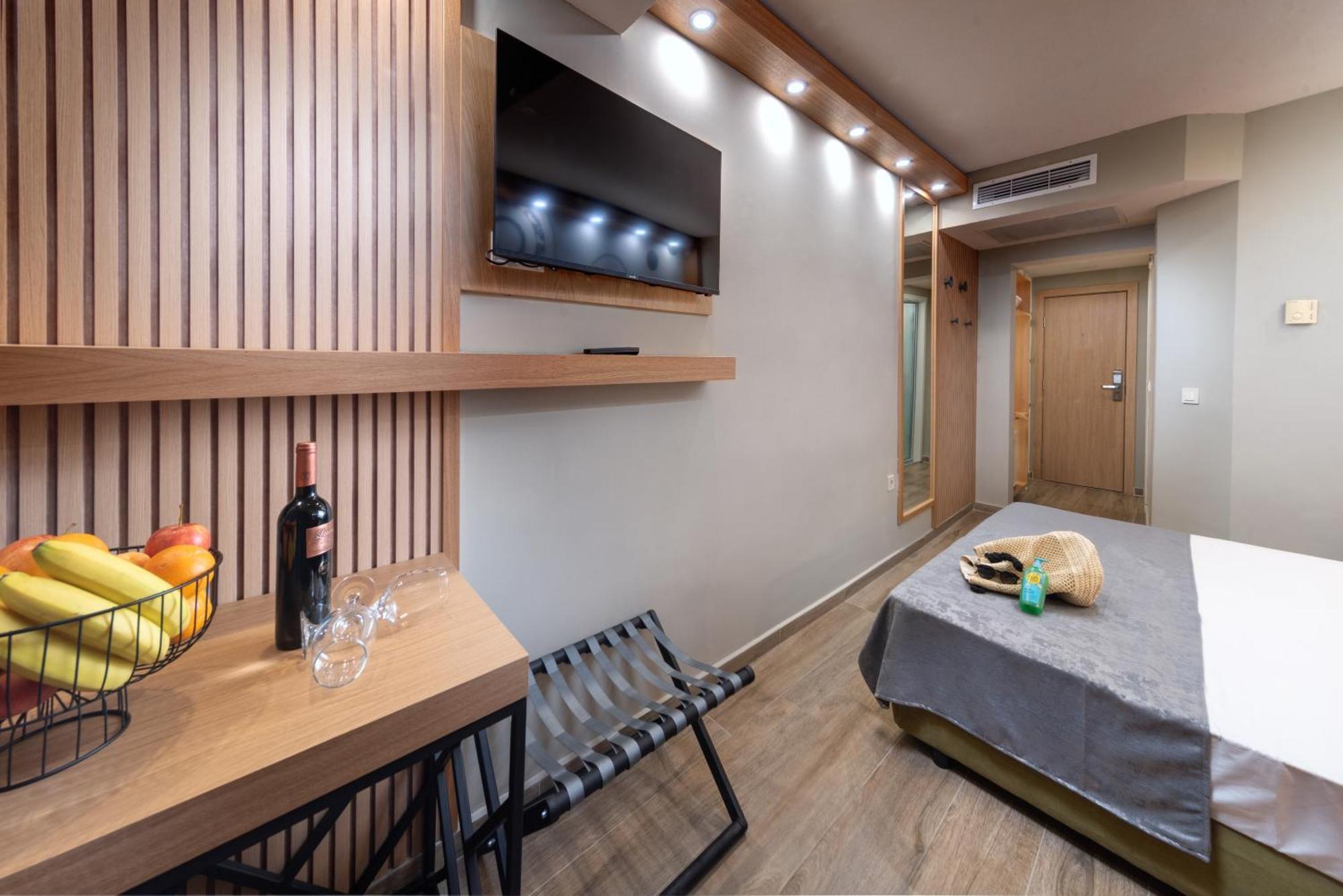Deluxe Double Room with Balcony (2 Adults)