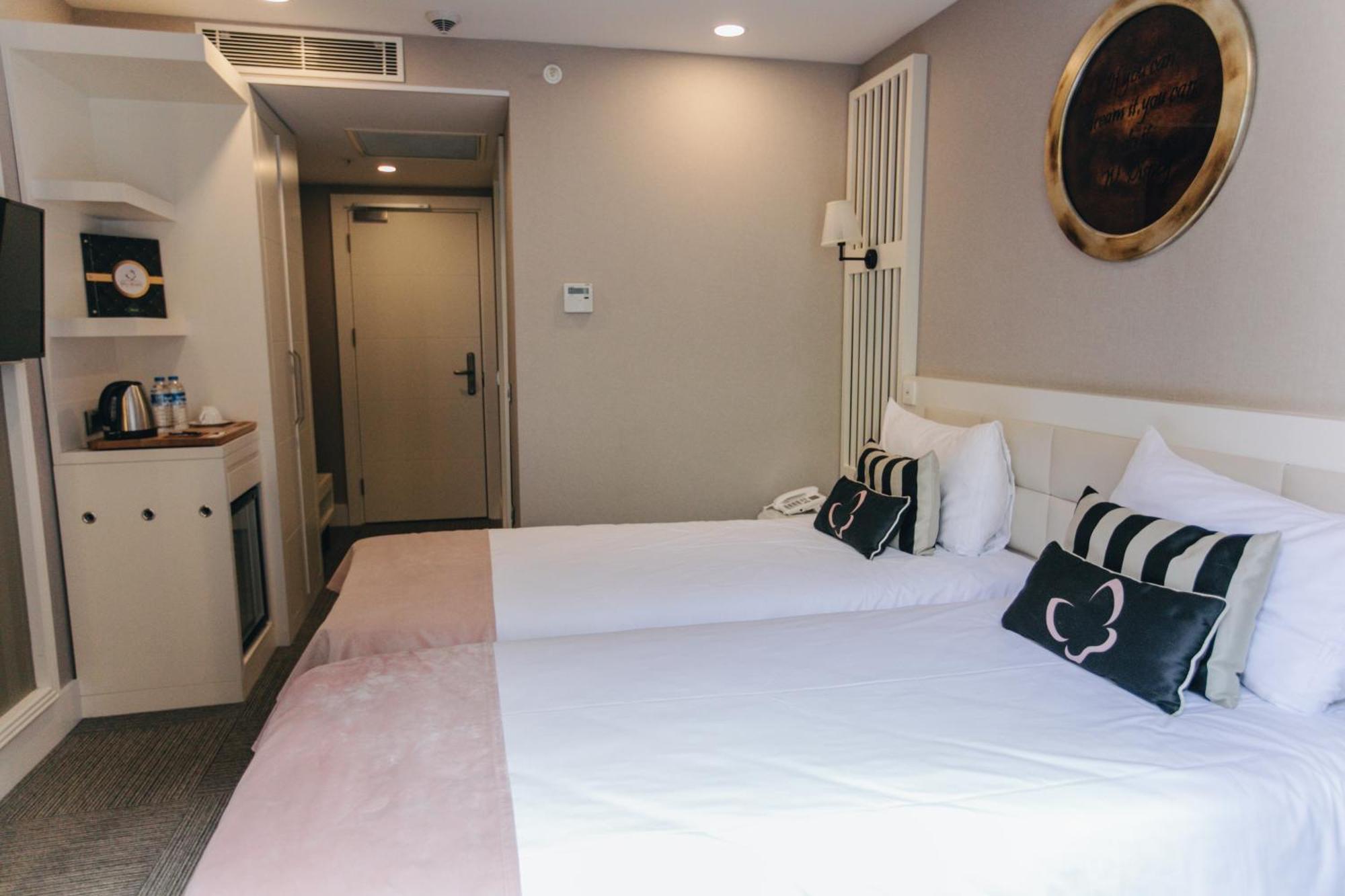 Twin Room with Bathroom