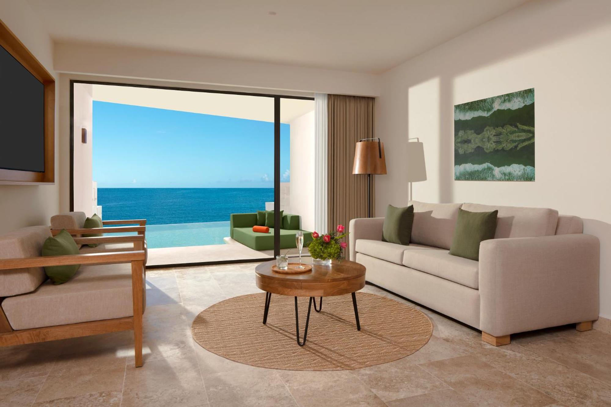 Master King Suite Swim-Out Ocean Front View