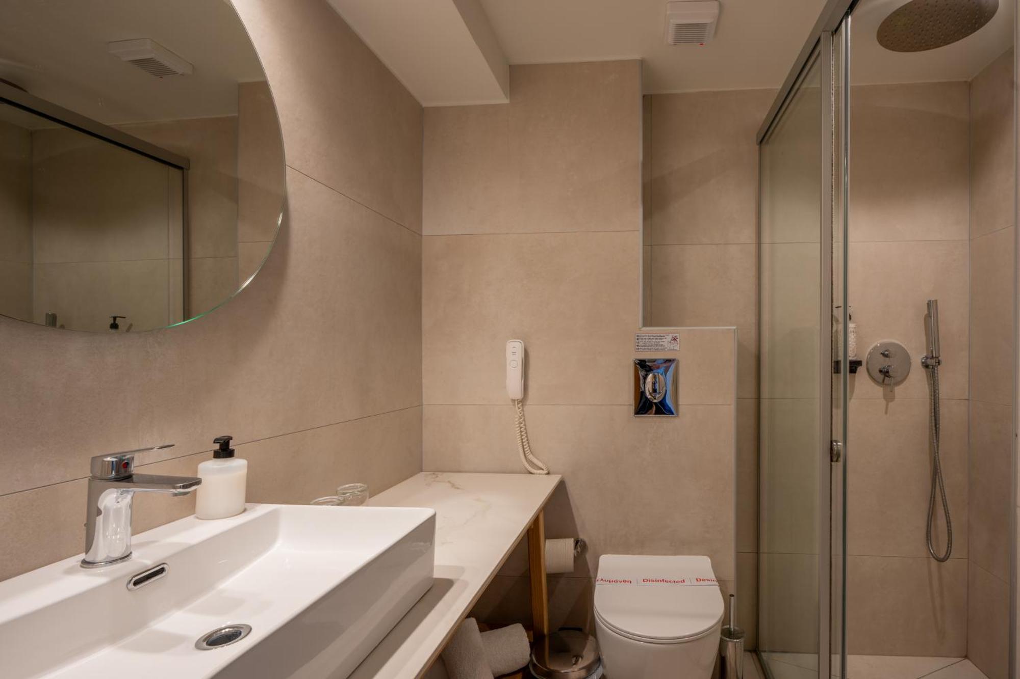 Deluxe Double or Twin Room with Pool View