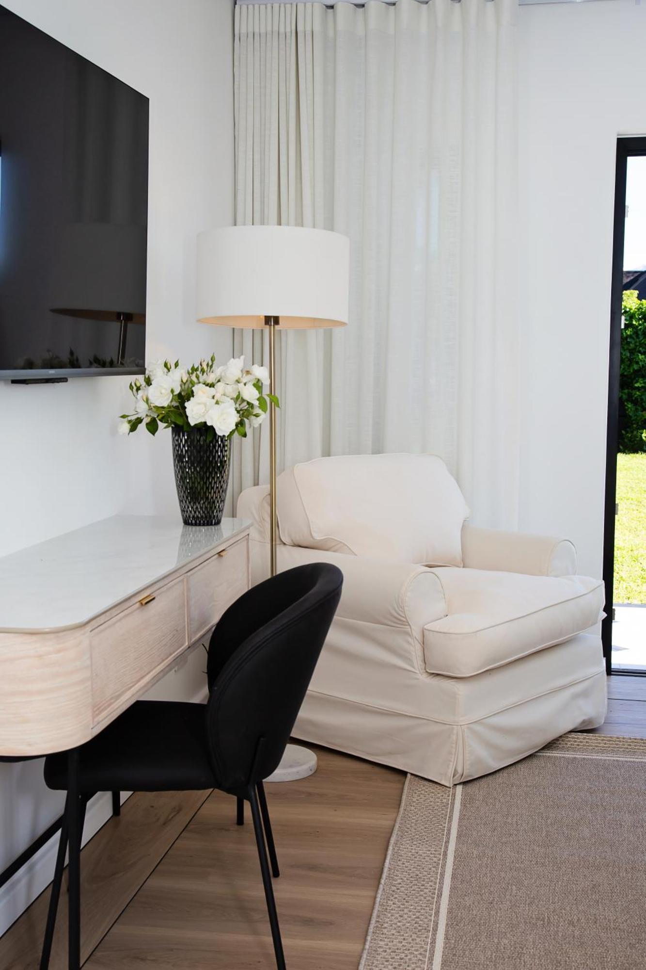 King Room with Mountain View