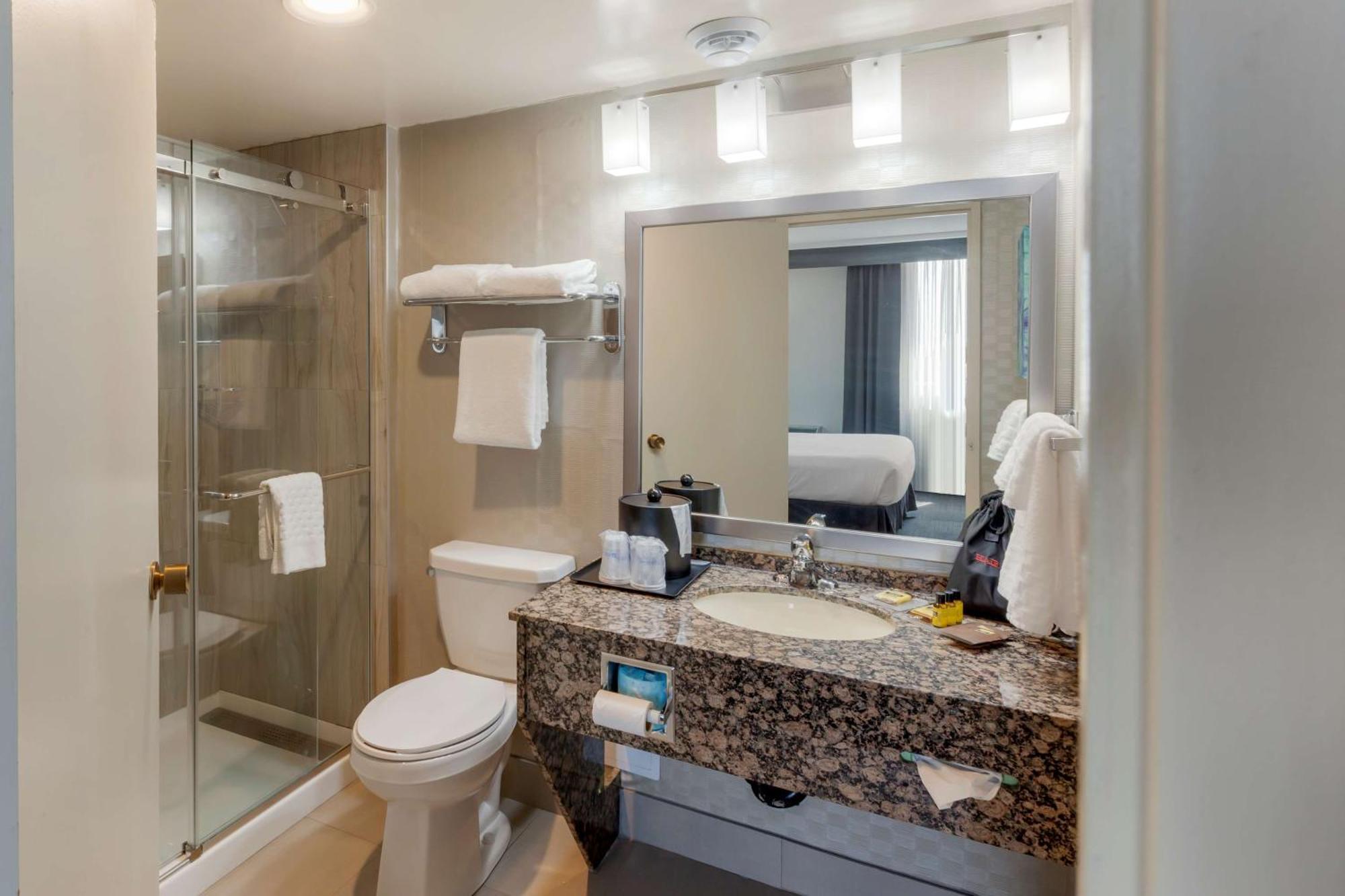 King Suite with Hot Tub