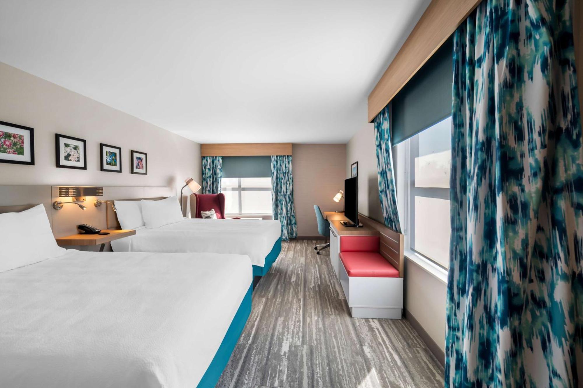 Queen Room with Two Queen Beds and Mountain View