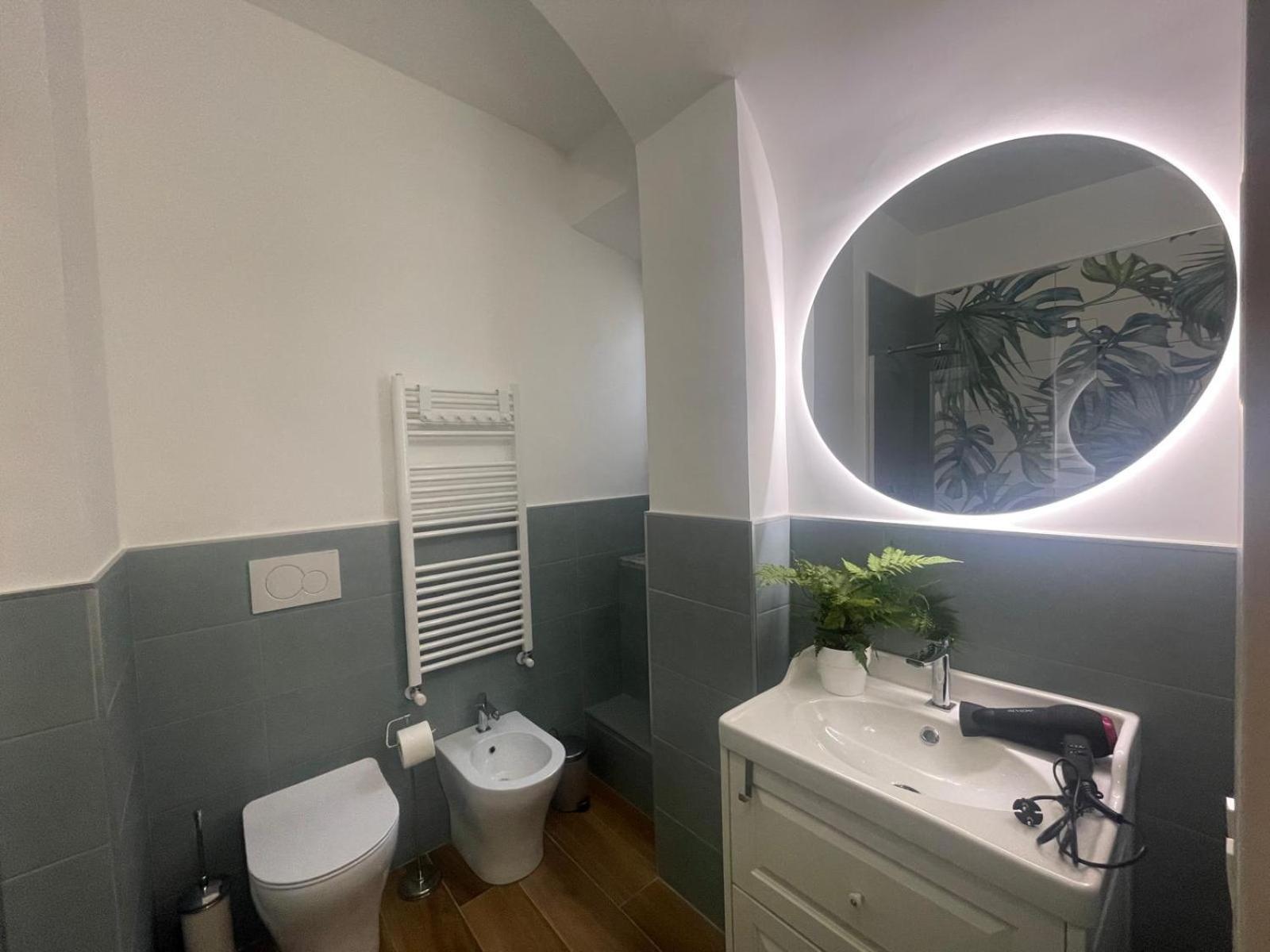 Deluxe Room (2 Adults + 1 Child)