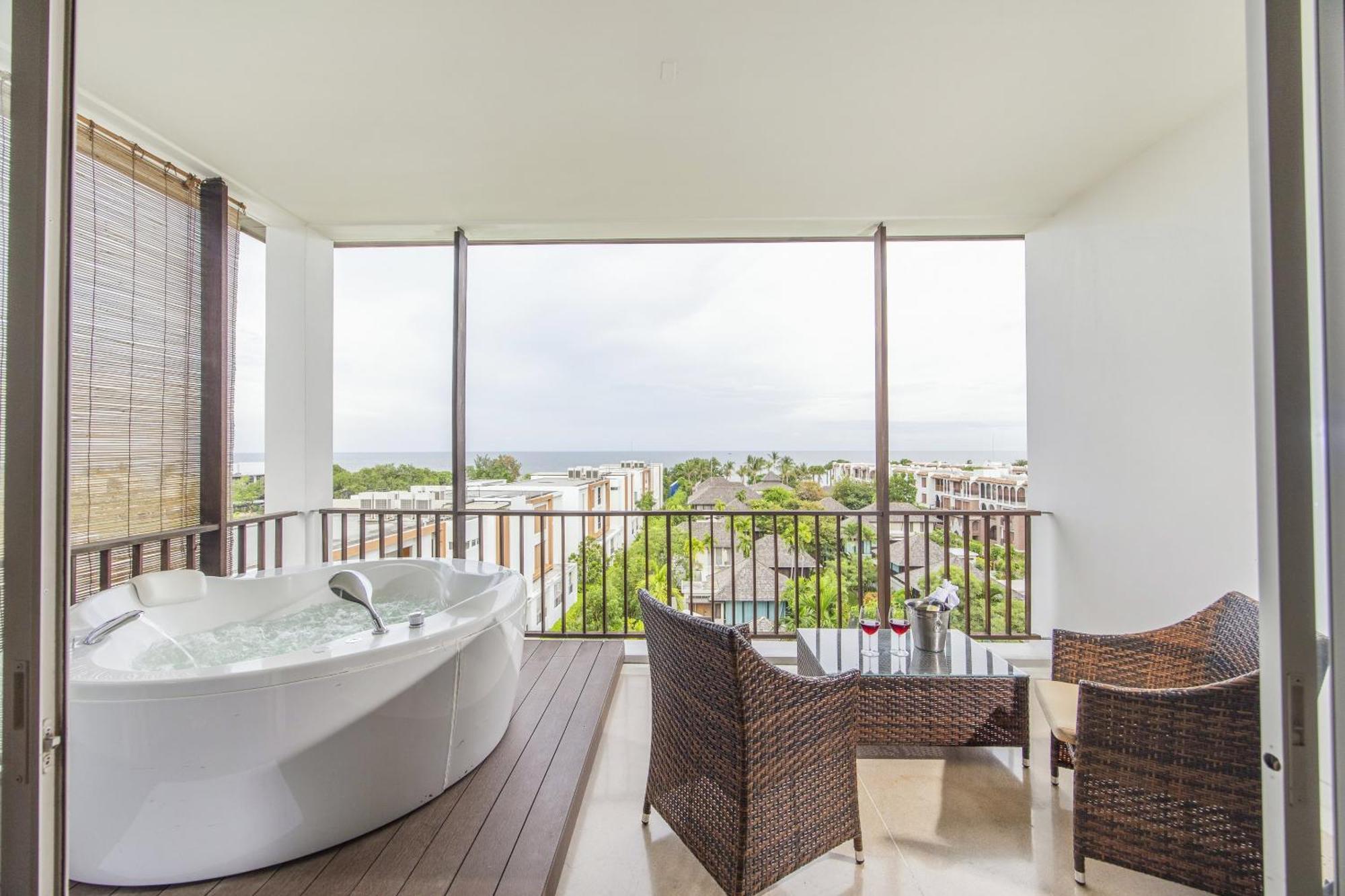 Sea View Sky Suite