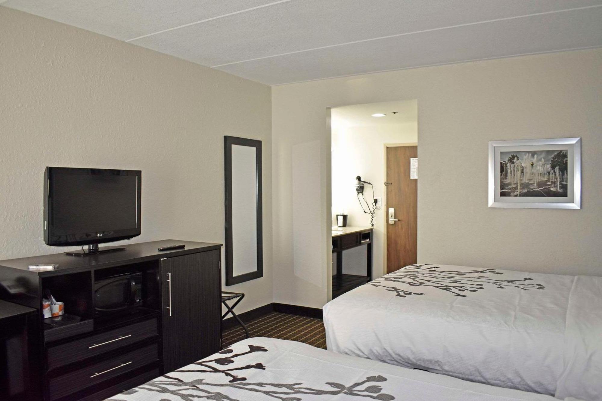 Queen Room with Two Queen Beds - Non-Smoking