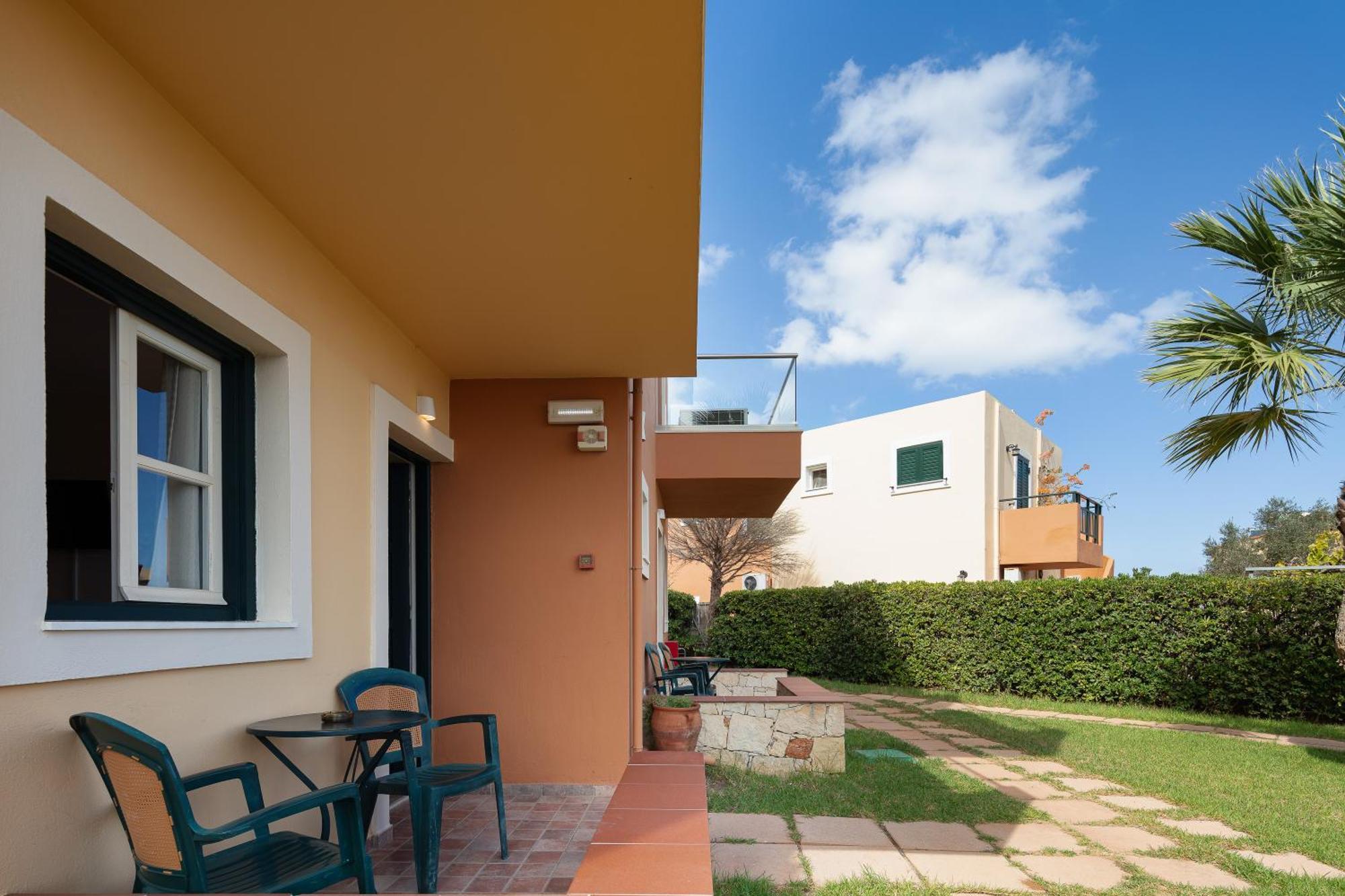 One-Bedroom Apartment with Garden View