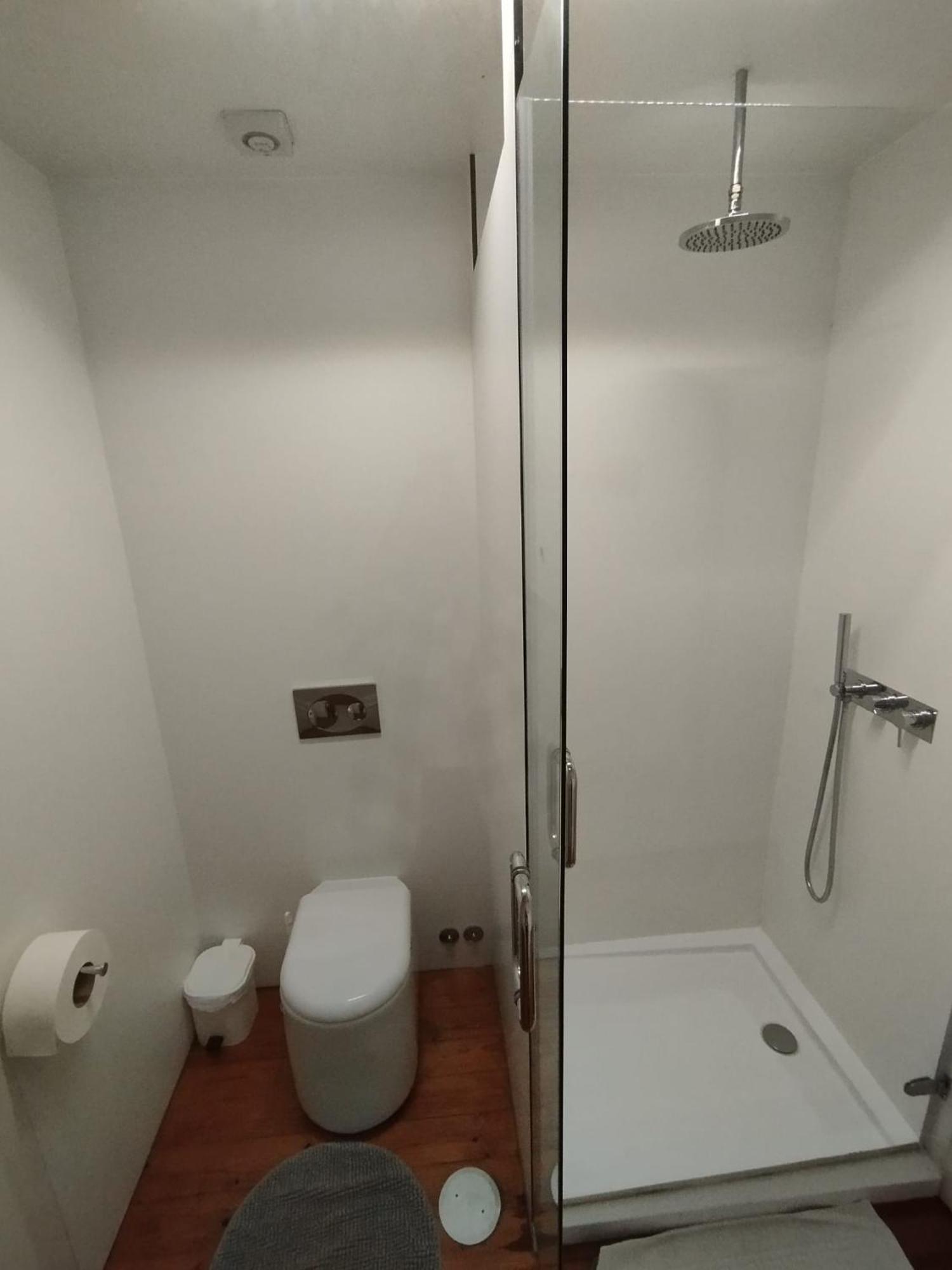 6-Bed Mixed Dormitory Room