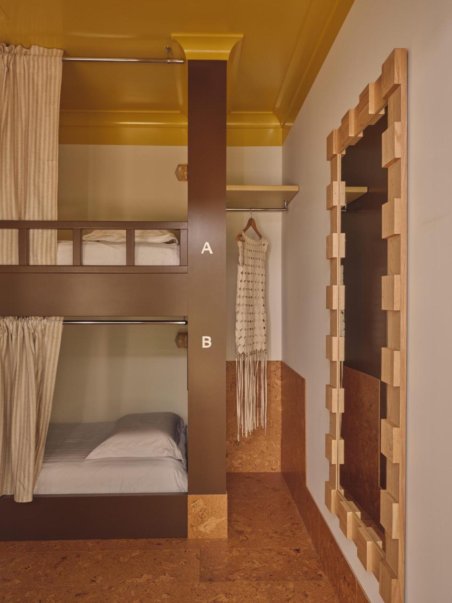Bed in 2-Bed Female Dormitory Room (18-40 years only)