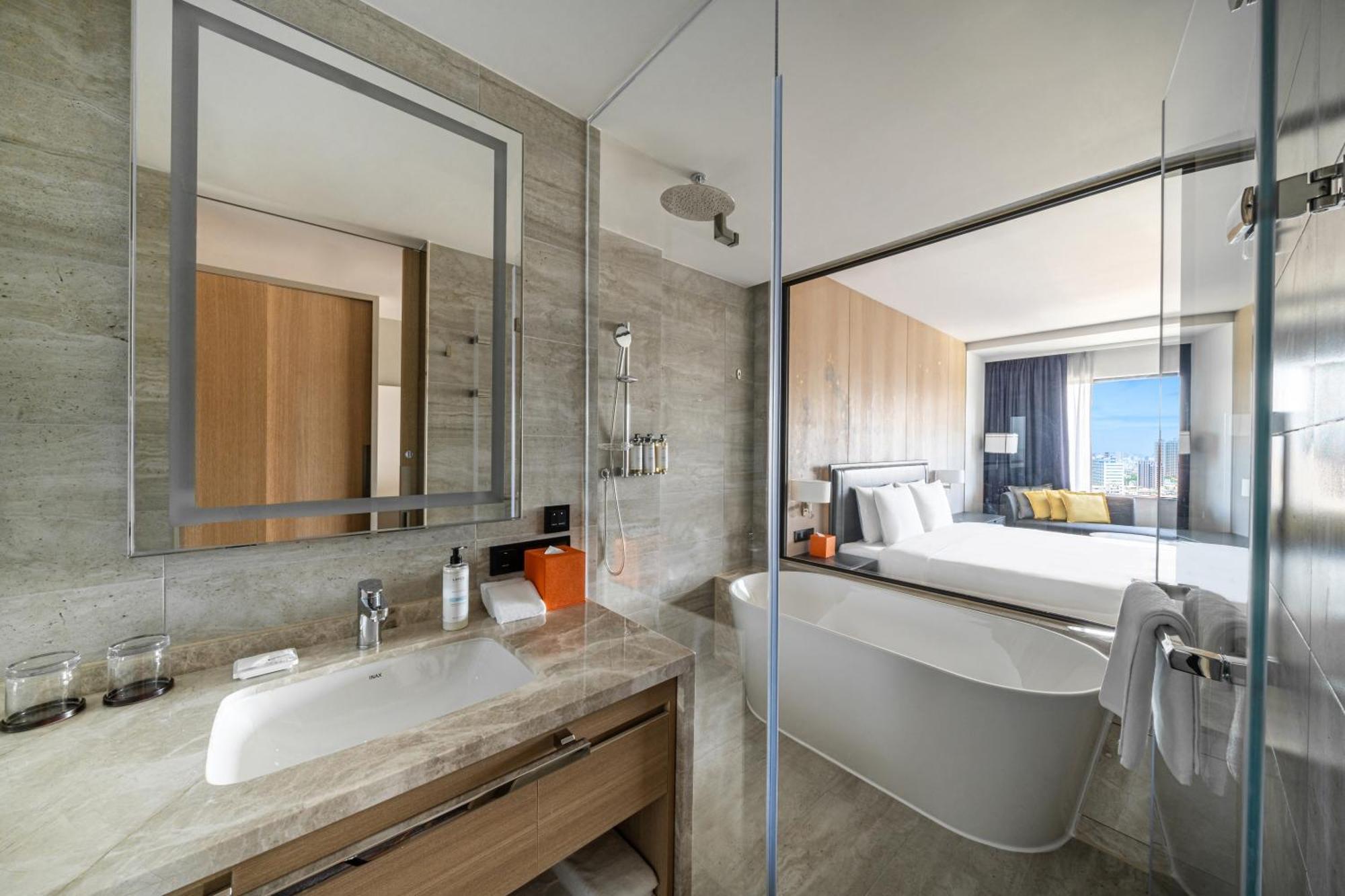 Executive King Room with Lounge Access