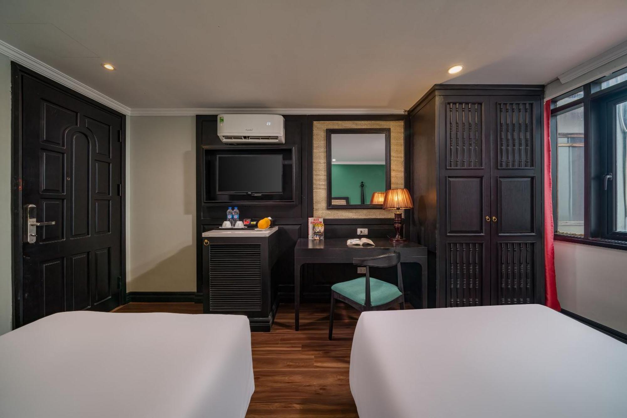 Deluxe Double or Twin Room with City View