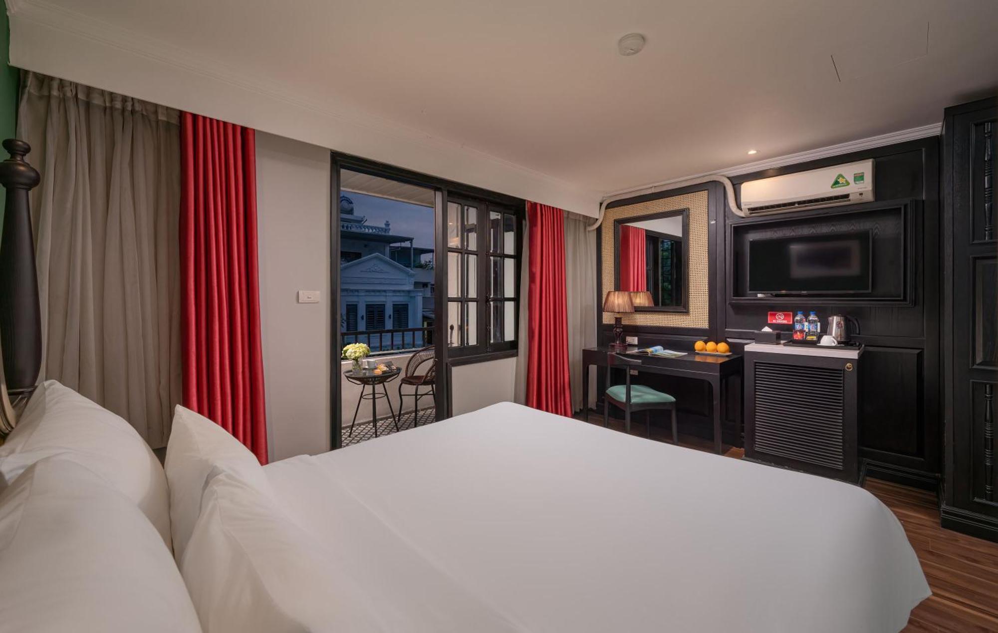 Deluxe Double Room with Balcony