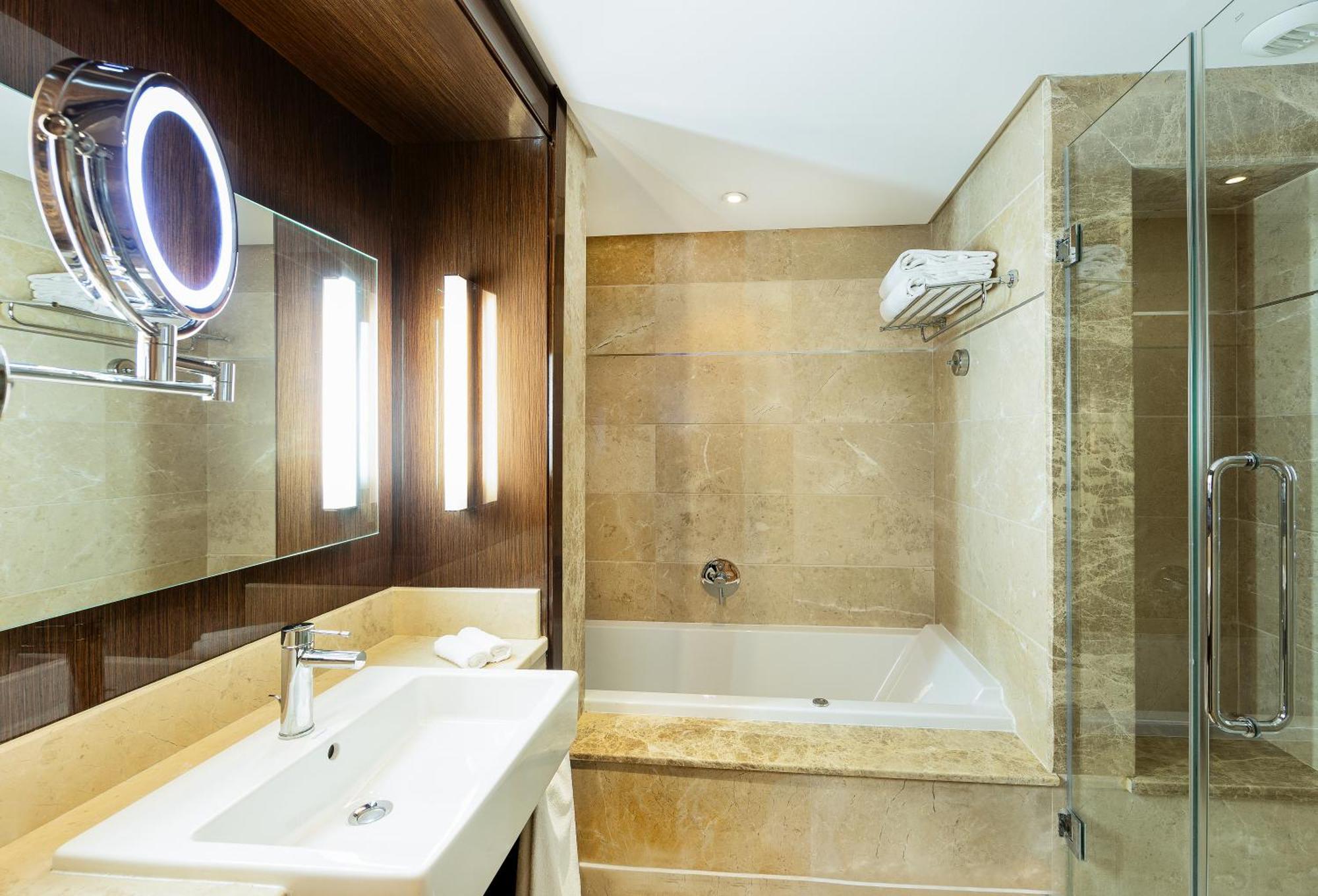 Presidential Suite - Lounge Access