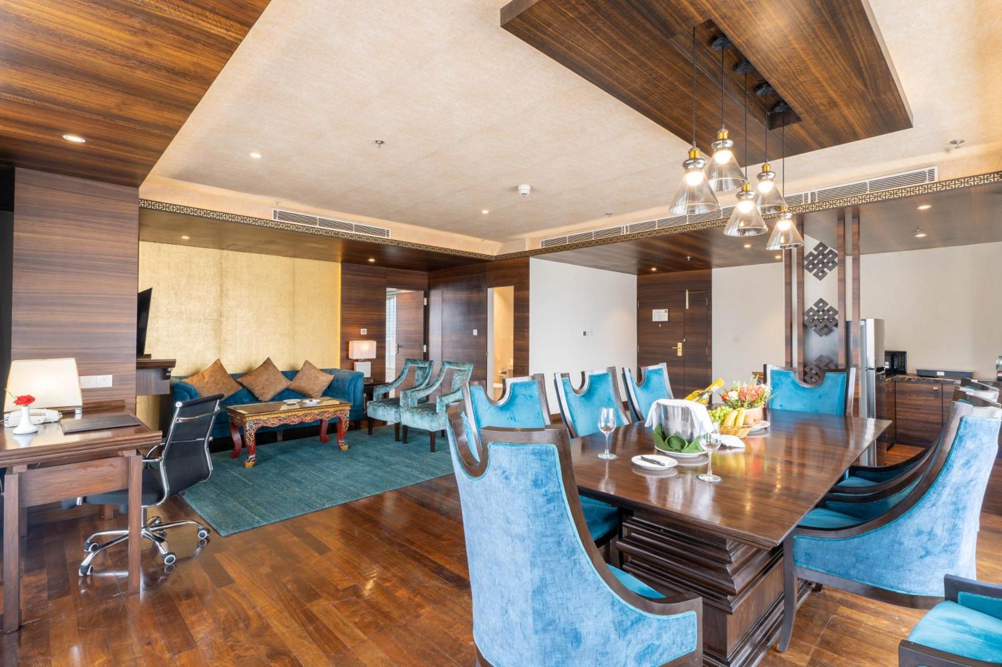 Presidential King Suite