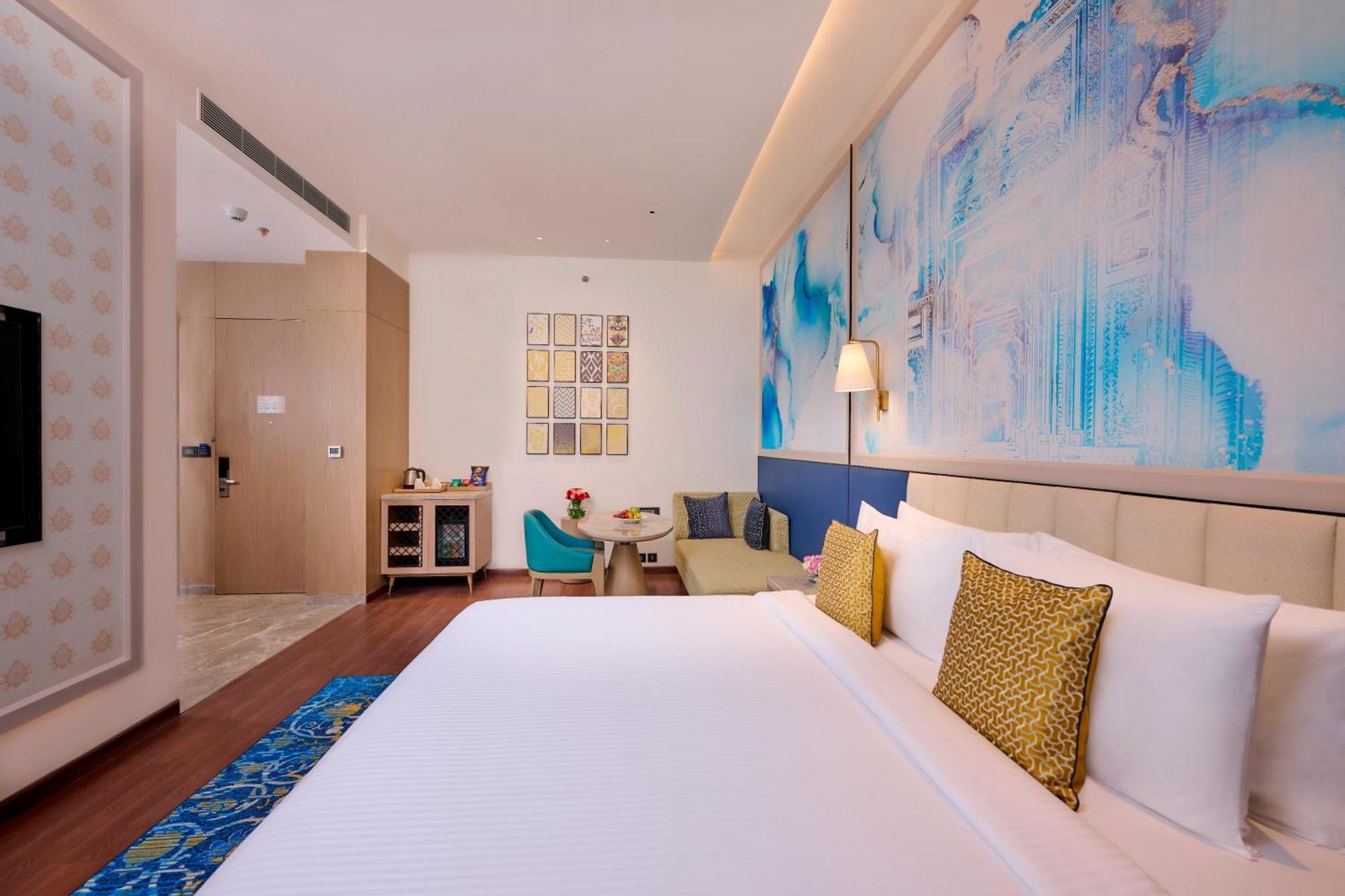 Deluxe Double Room with 20% off on Food & Beverage services , 15% Off on Laundry service