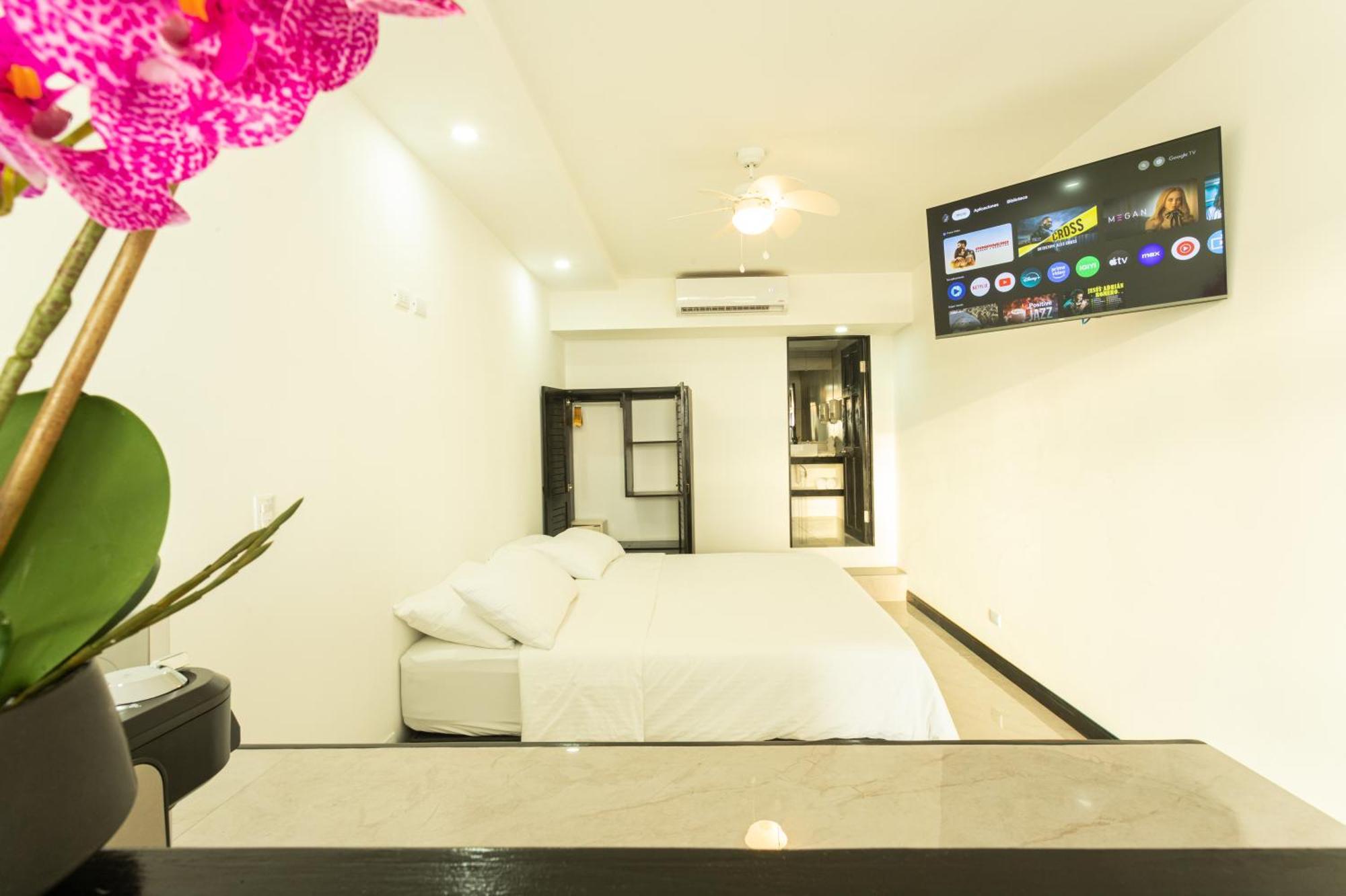King Suite with Sea View