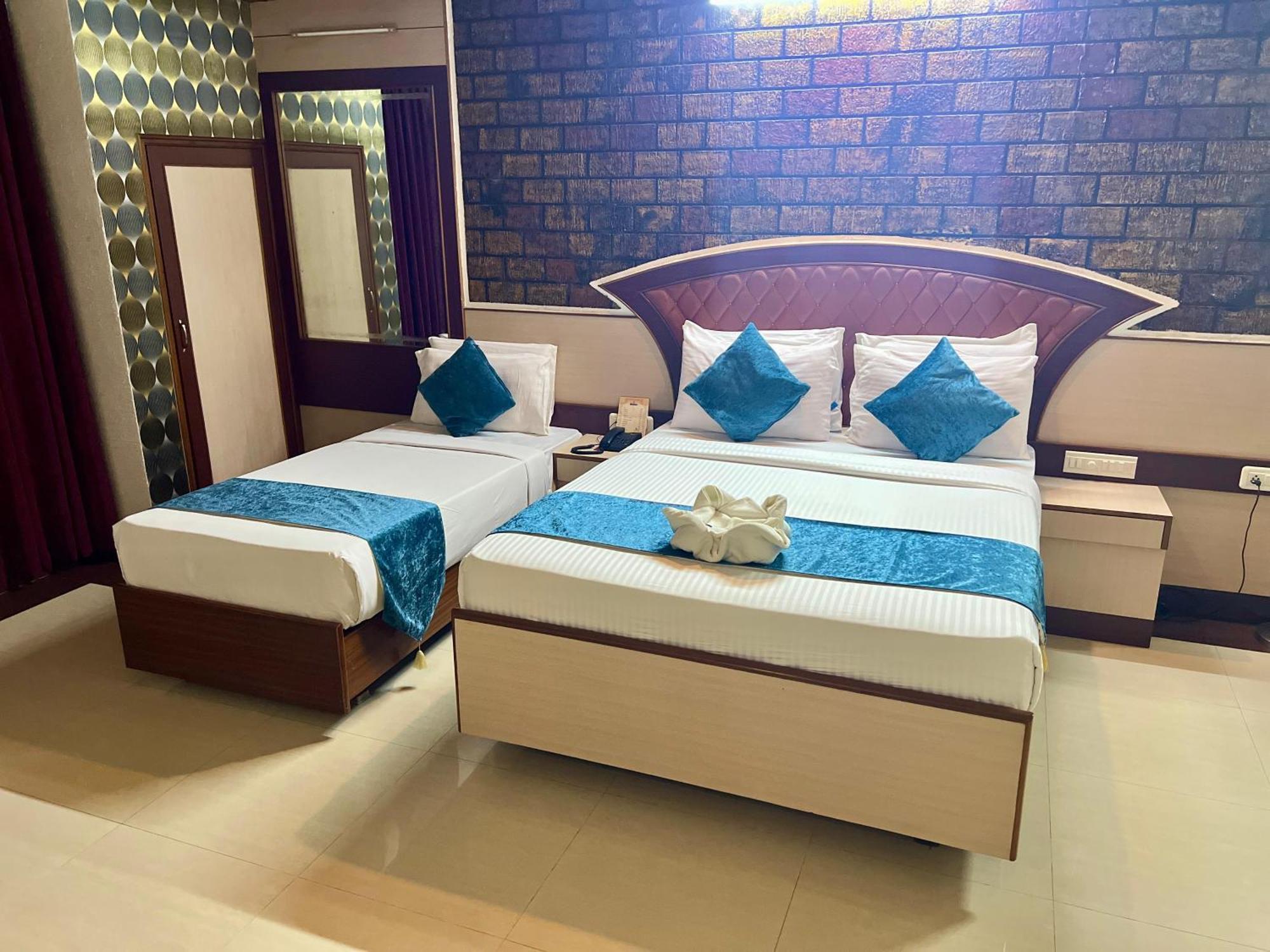 Deluxe Triple Room