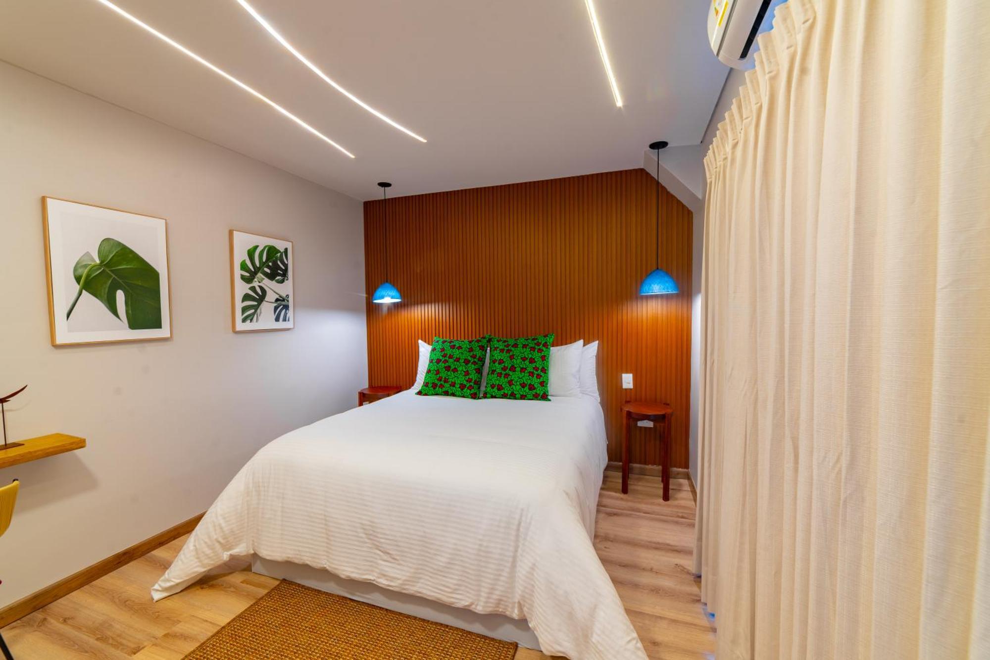 Queen Room with Pool View