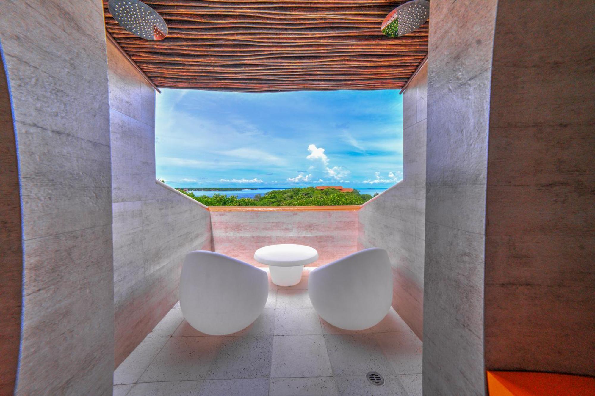 Deluxe Double Room with Balcony and Sea View