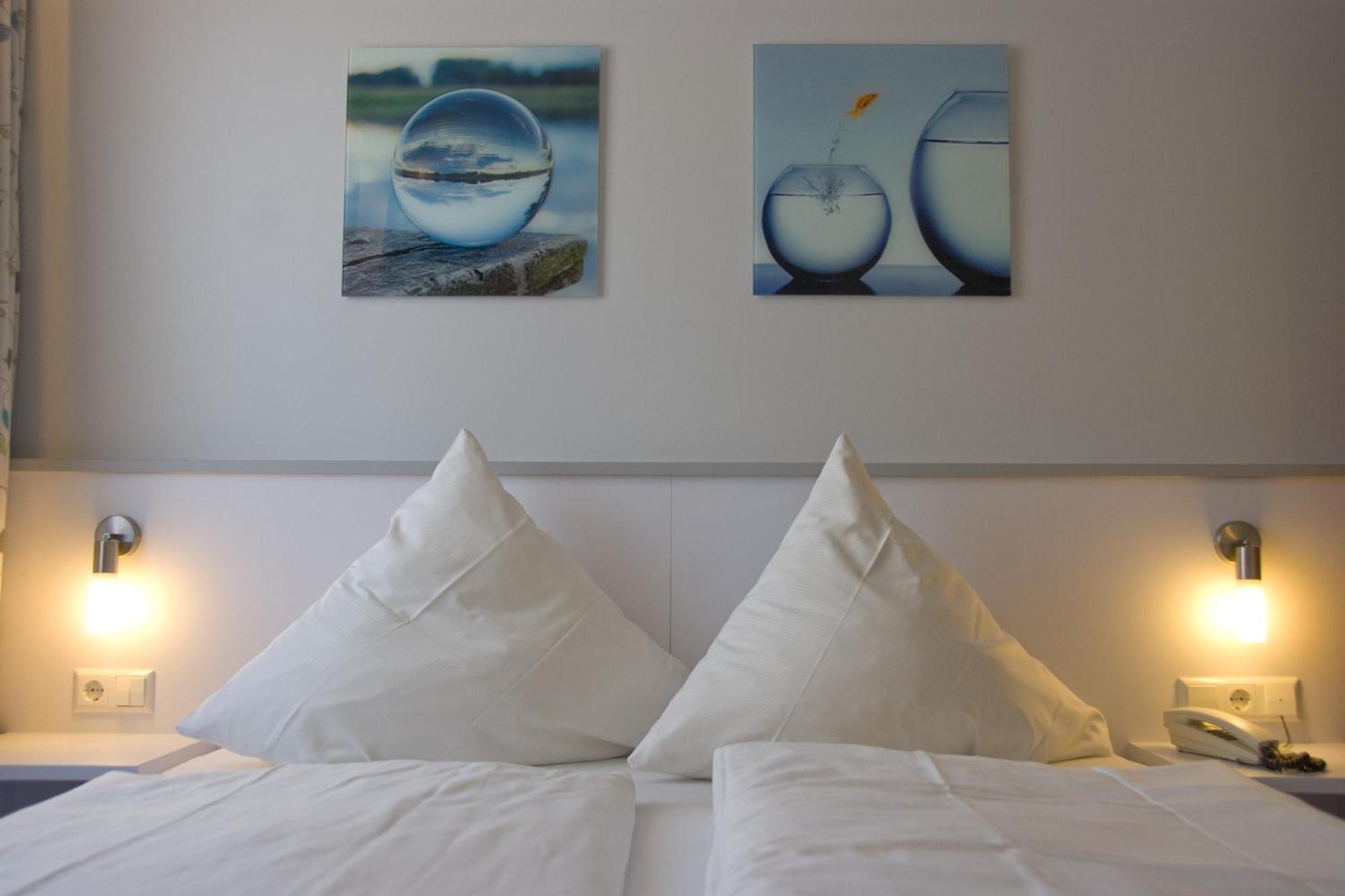 Double or Twin Room with Shower