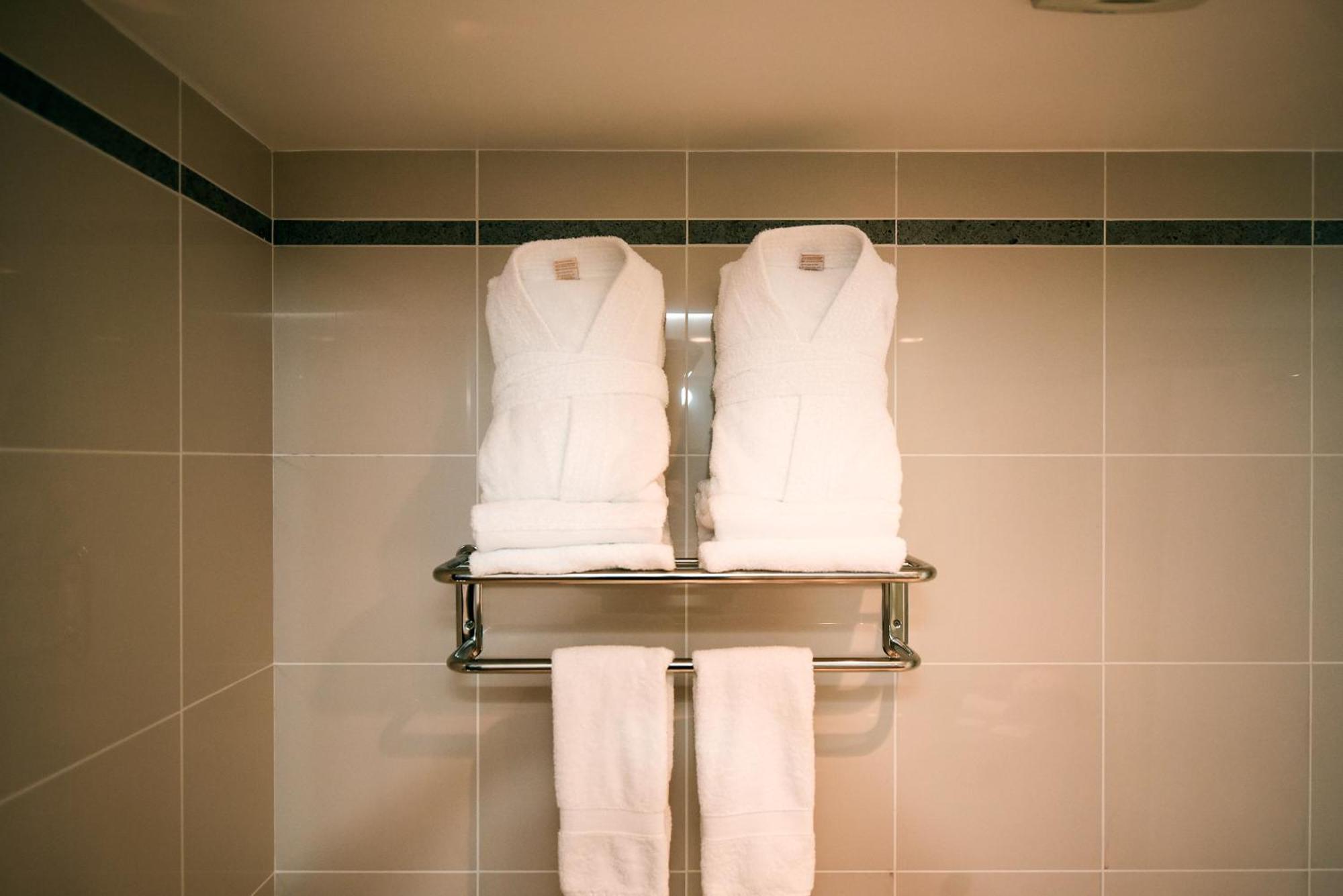 Executive Twin Suite