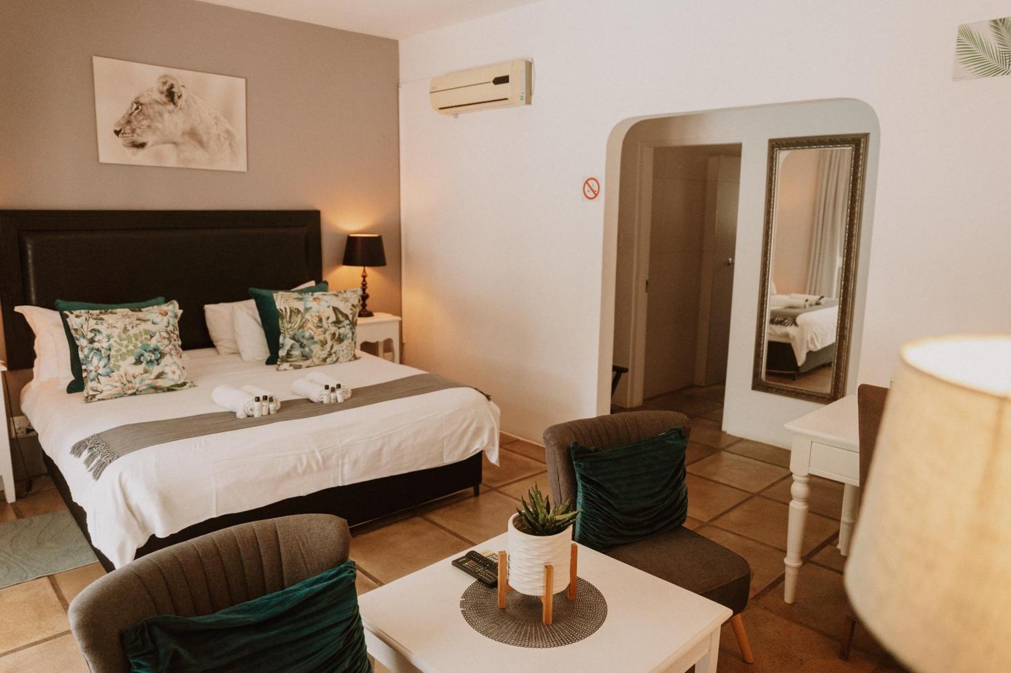 King Room with Pool View