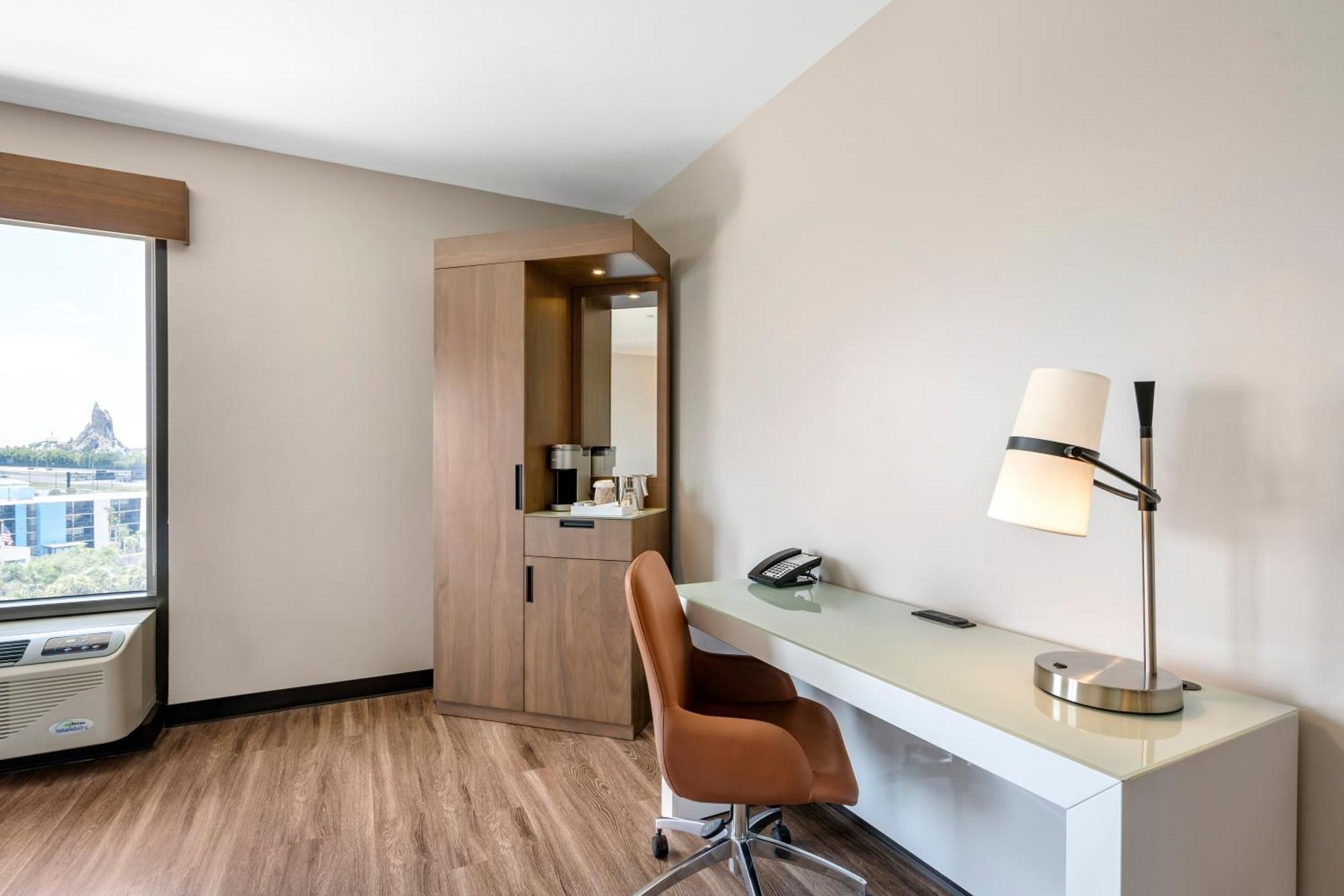 King Room Premium View - Non Smoking