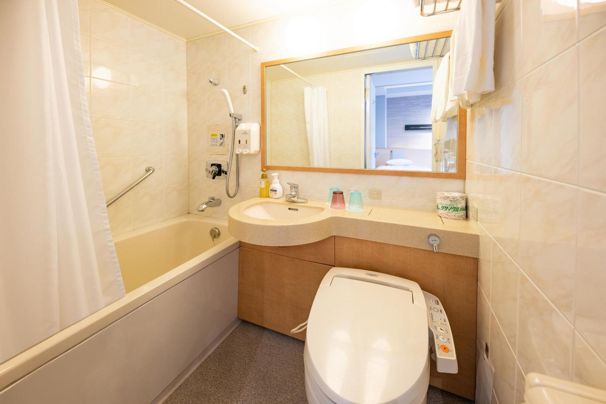 Deluxe Twin Room with Sofa Bed - Non-Smoking