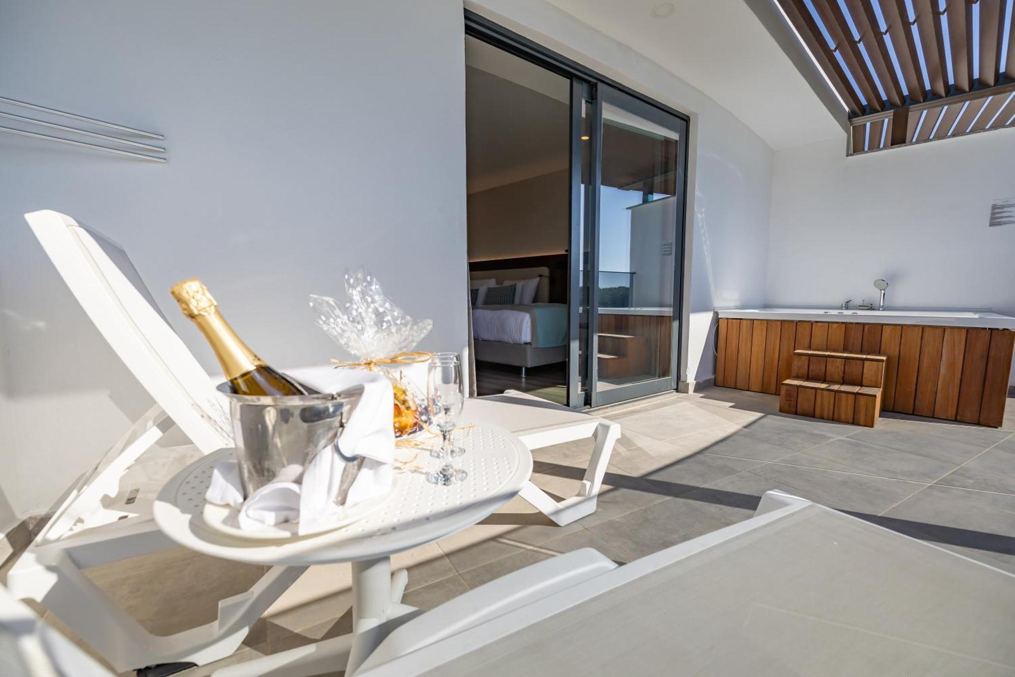 Deluxe Double Room with Bath