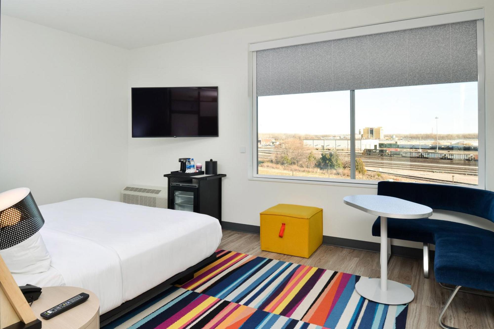 Savvy King Room